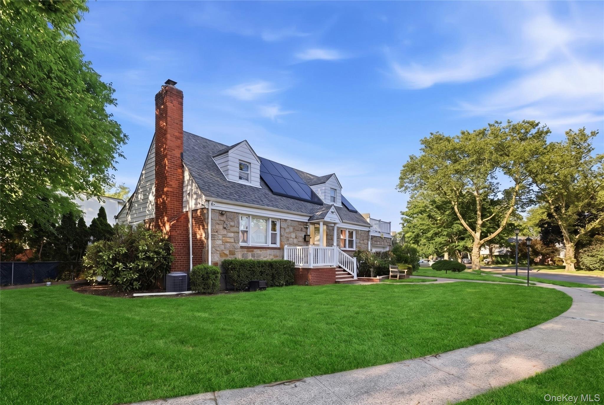 Single Family Sperry Court Nassau County, NY 11040, MLS-1042745-2