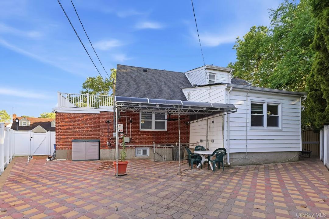 Single Family Sperry Court  Nassau County, NY 11040, MLS-1042745-22