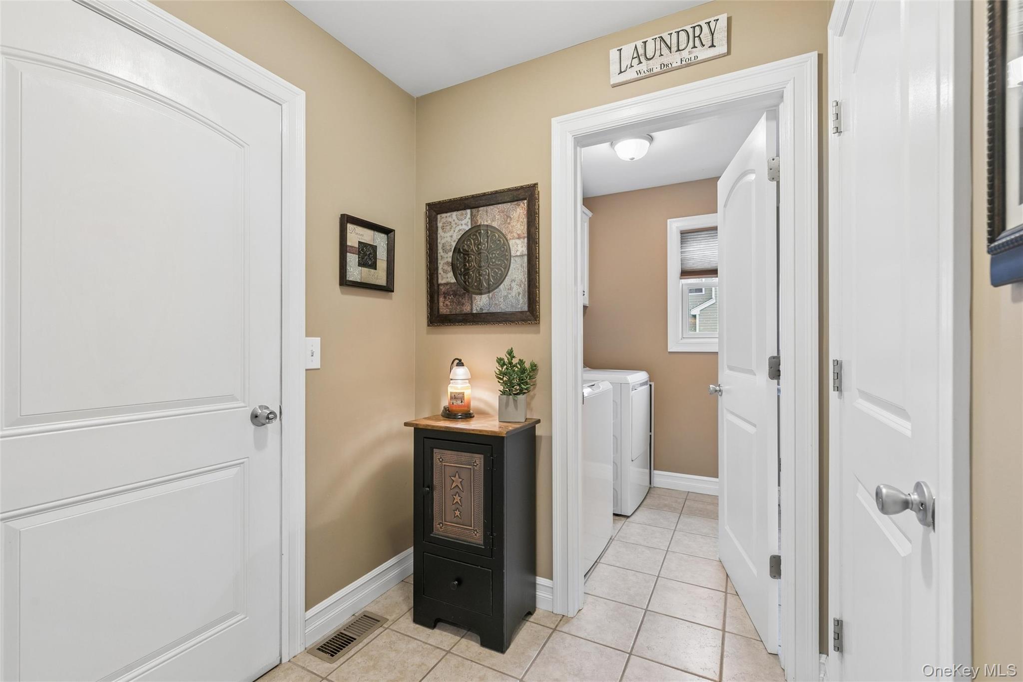 Single Family Carnation Drive Suffolk County, NY 11967, MLS-1042746-15