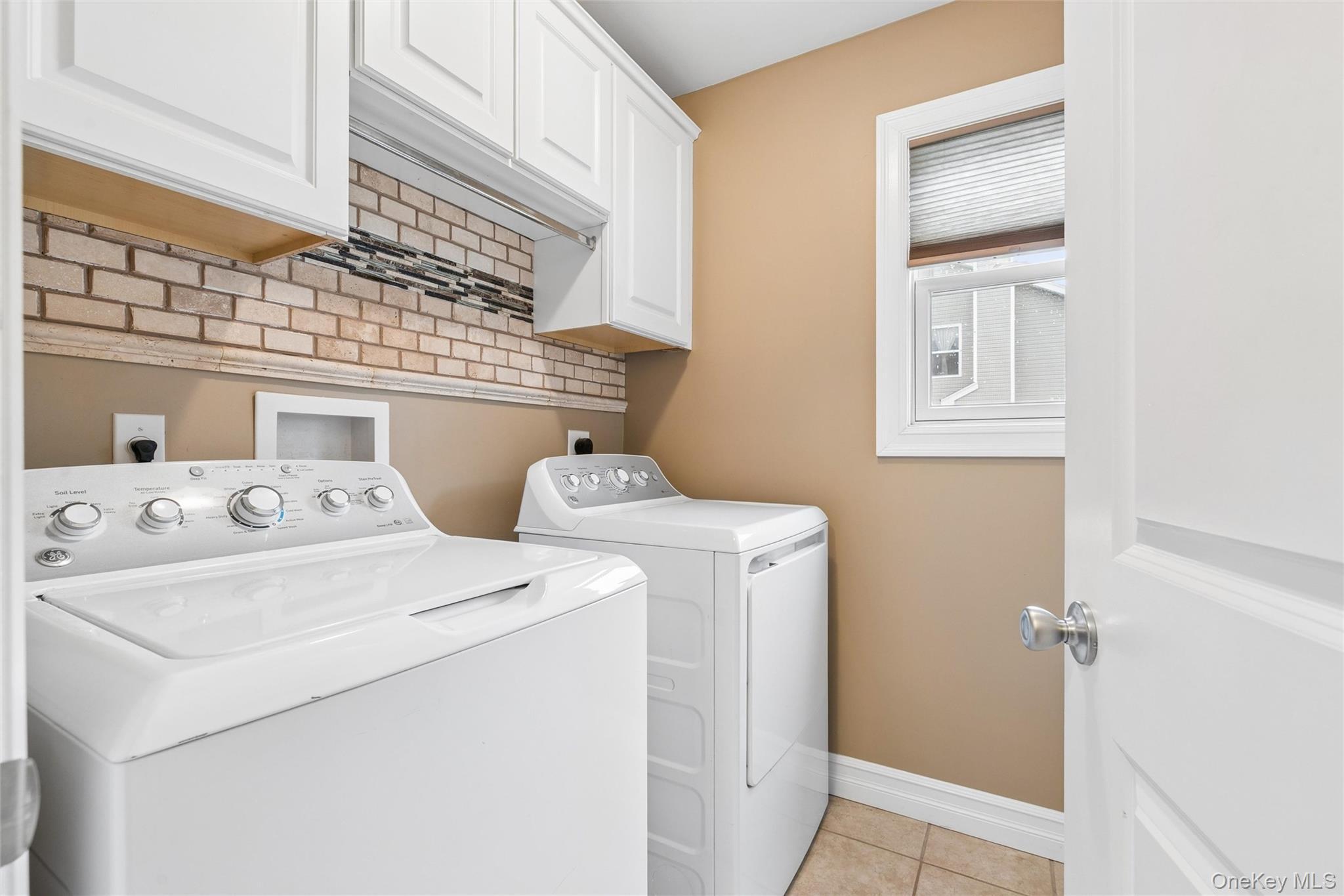 Single Family Carnation Drive Suffolk County, NY 11967, MLS-1042746-16