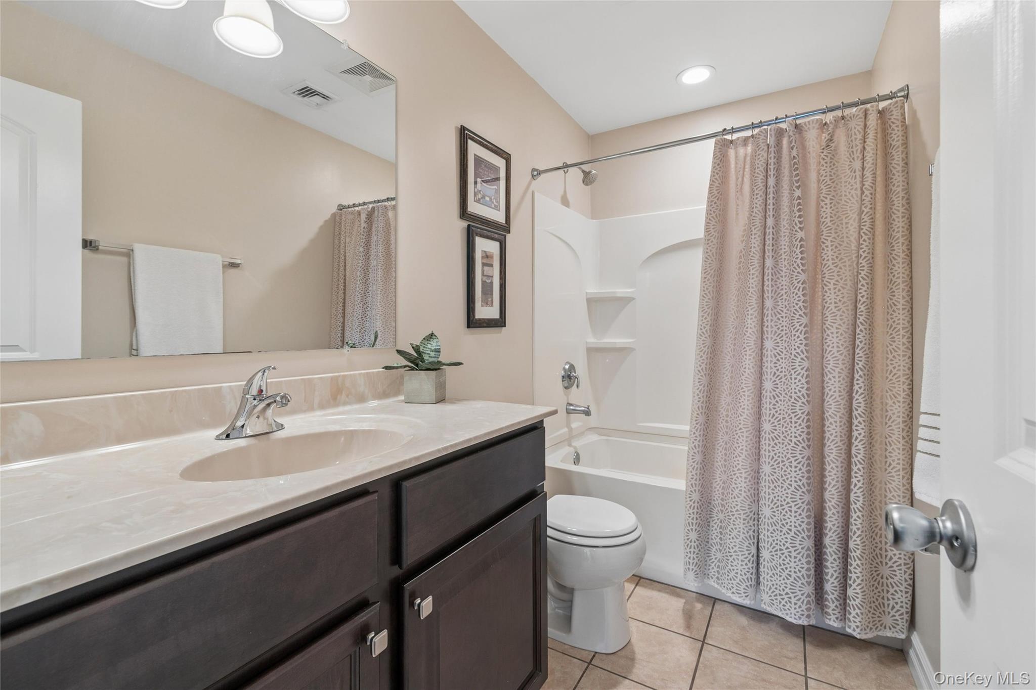 Single Family Carnation Drive Suffolk County, NY 11967, MLS-1042746-22