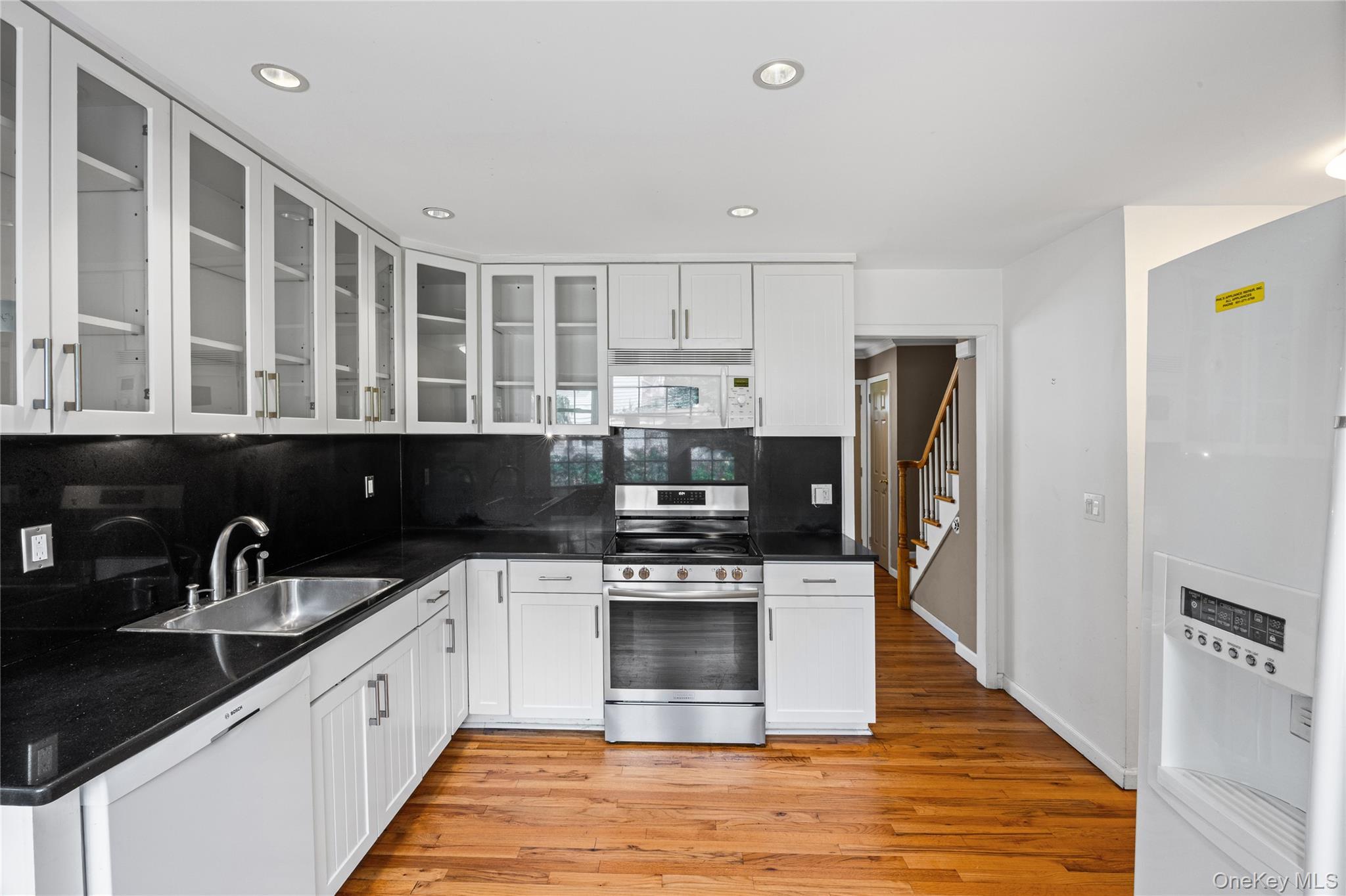 Single Family Sea Ridge Court Suffolk County, NY 11743, MLS-1042767-15