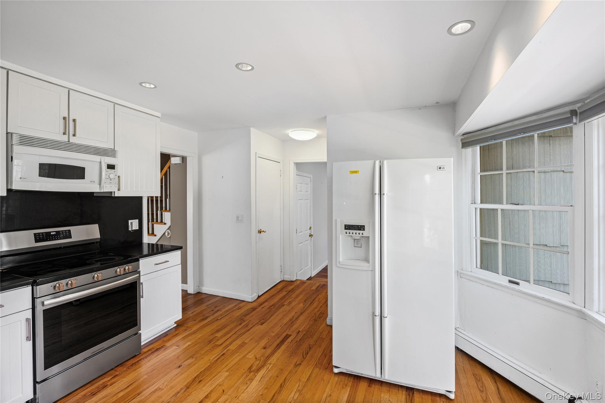 Single Family Sea Ridge Court Suffolk County, NY 11743, MLS-1042767-16
