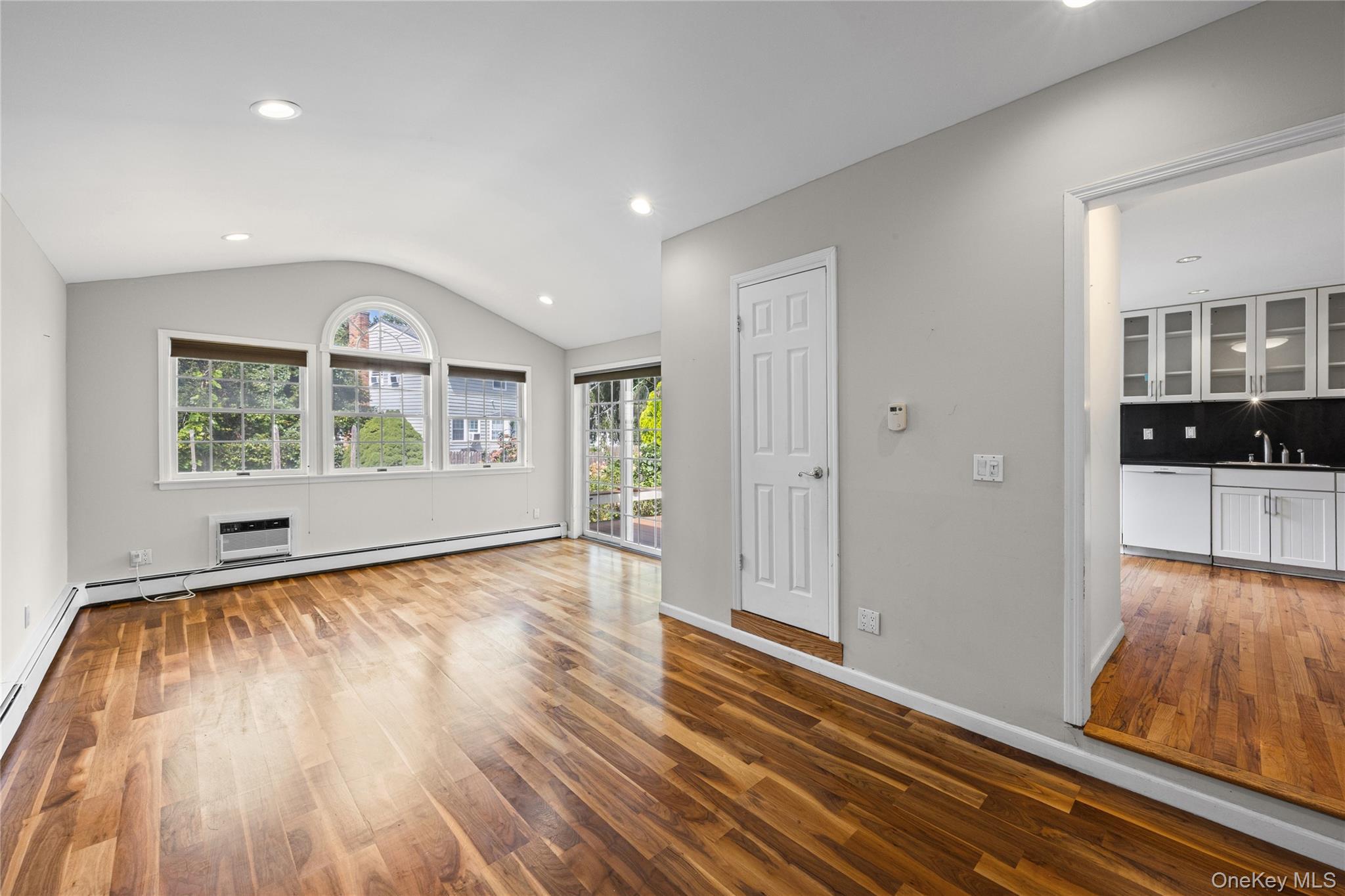 Single Family Sea Ridge Court Suffolk County, NY 11743, MLS-1042767-18