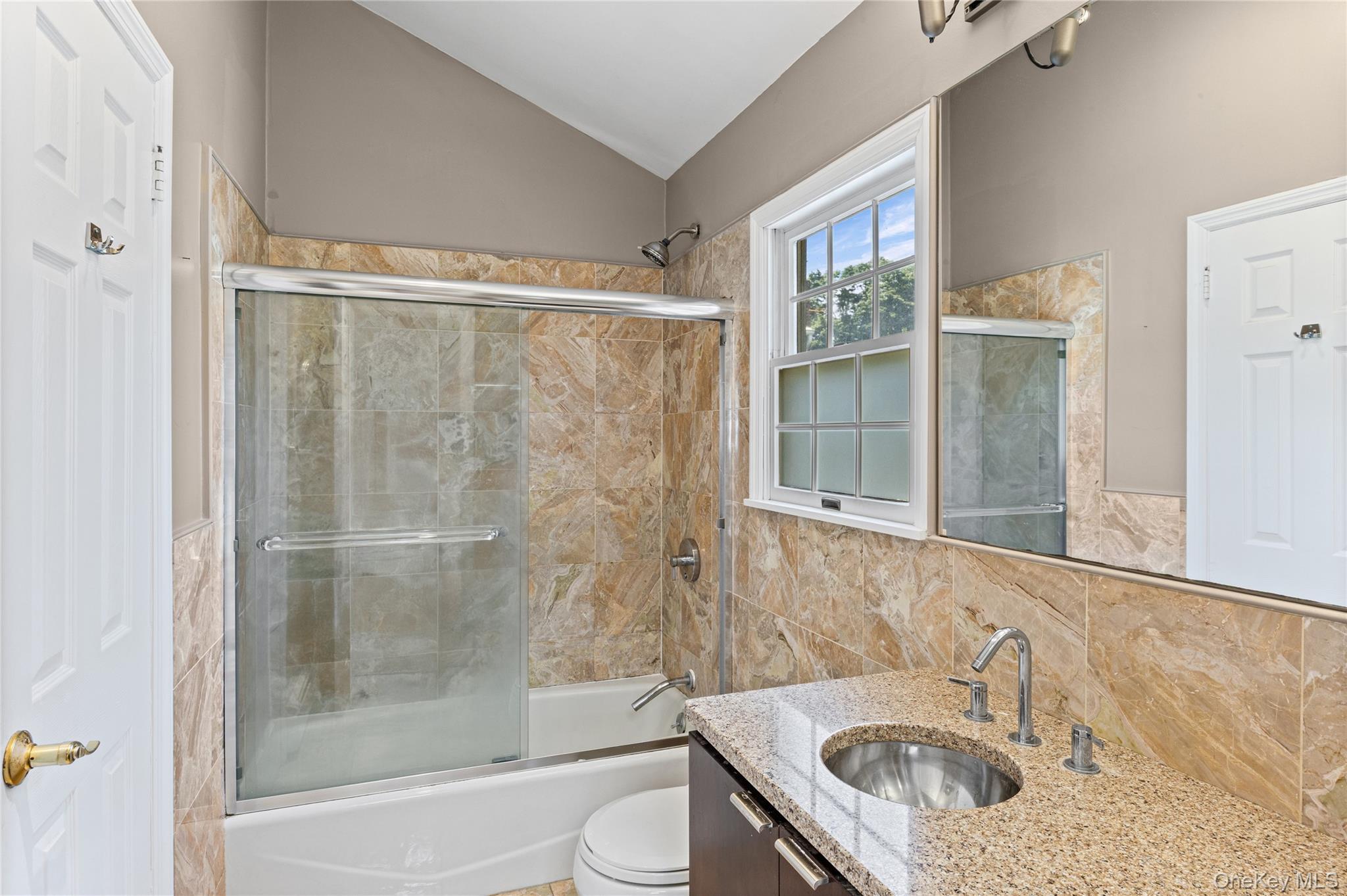 Single Family Sea Ridge Court Suffolk County, NY 11743, MLS-1042767-23
