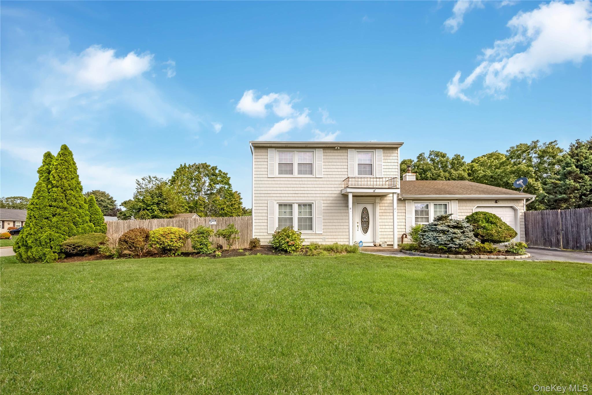Single Family Shade Tree Lane Suffolk County, NY 11772, MLS-1042770-2
