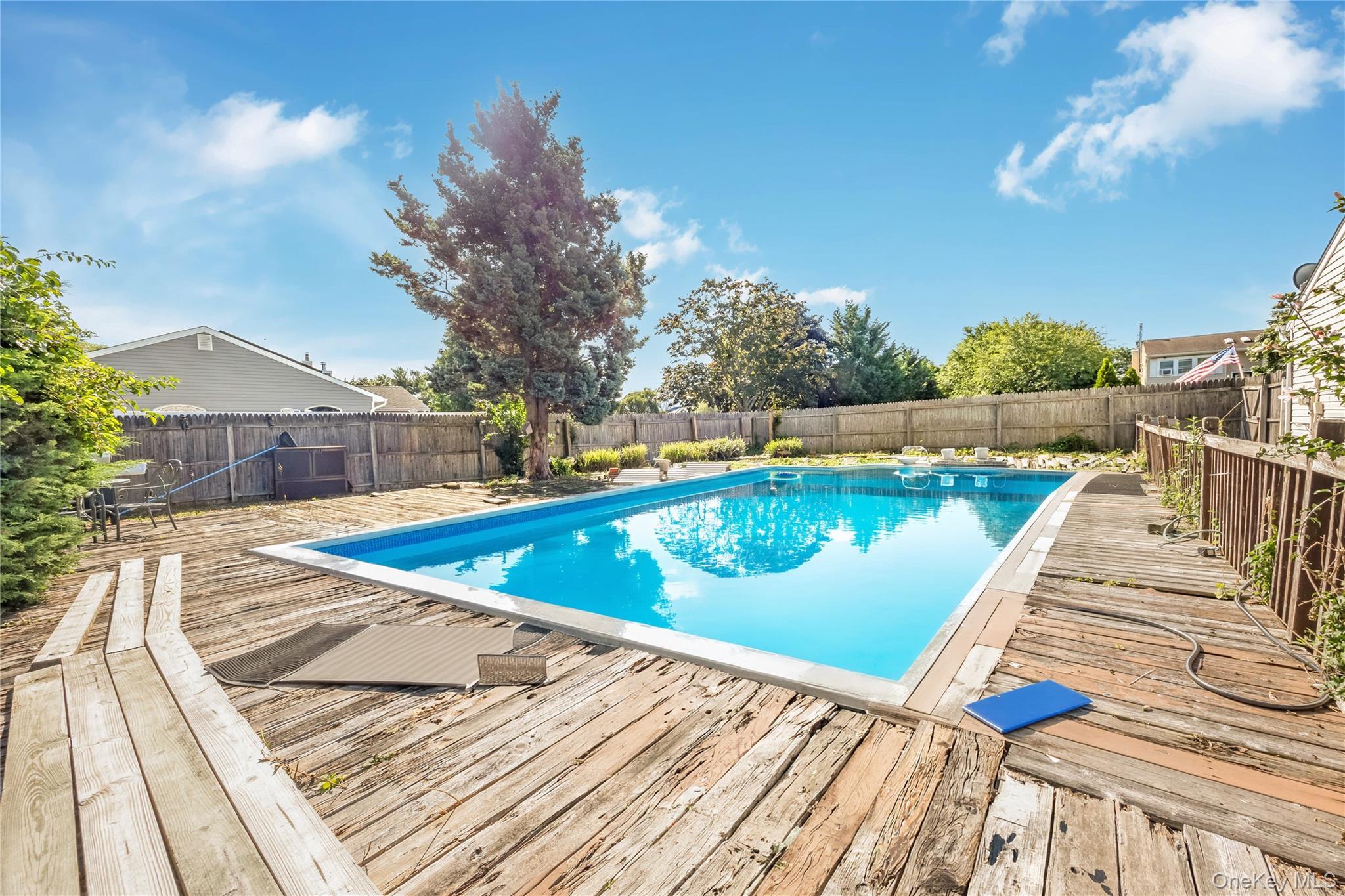 Single Family Shade Tree Lane Suffolk County, NY 11772, MLS-1042770-27