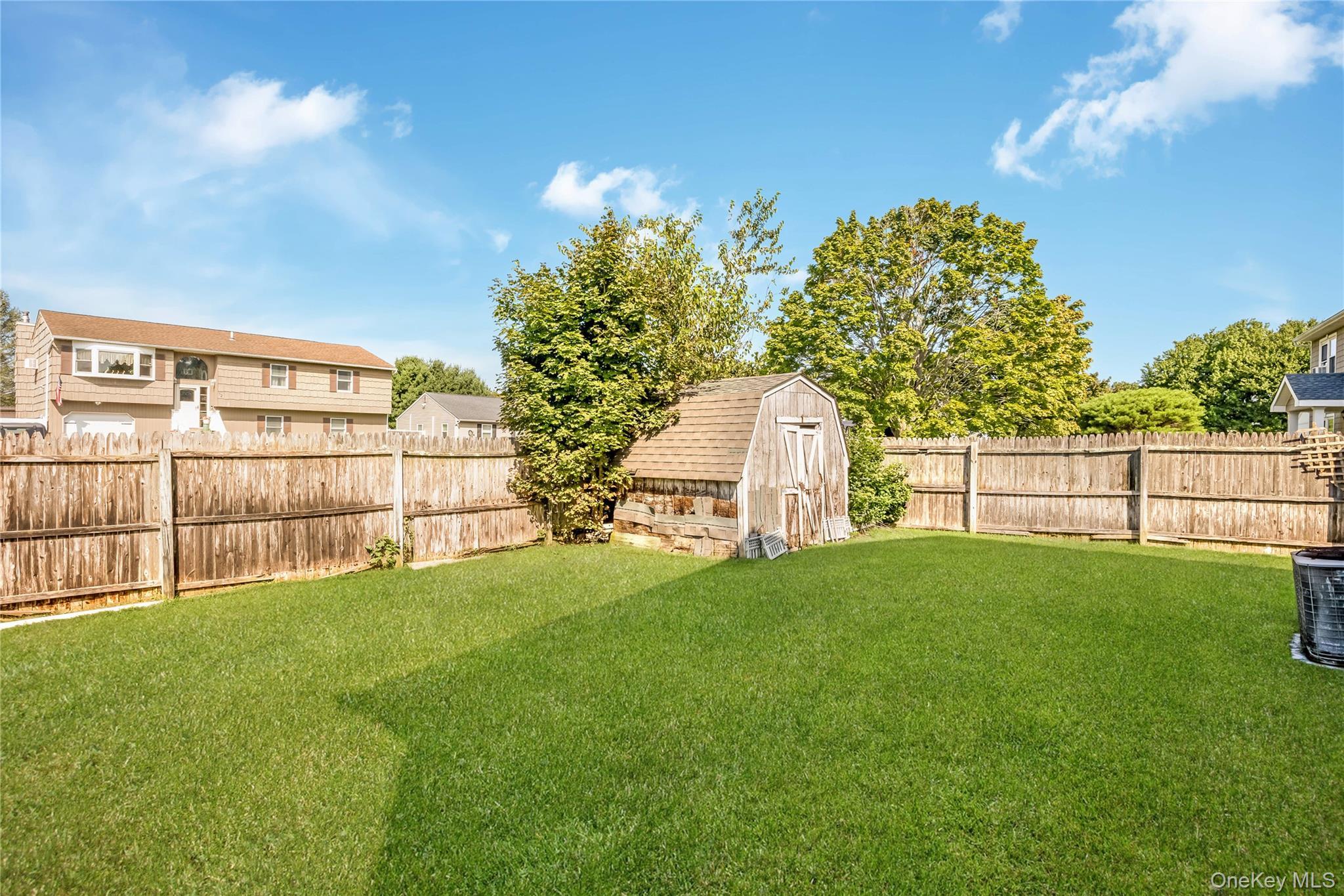 Single Family Shade Tree Lane Suffolk County, NY 11772, MLS-1042770-33