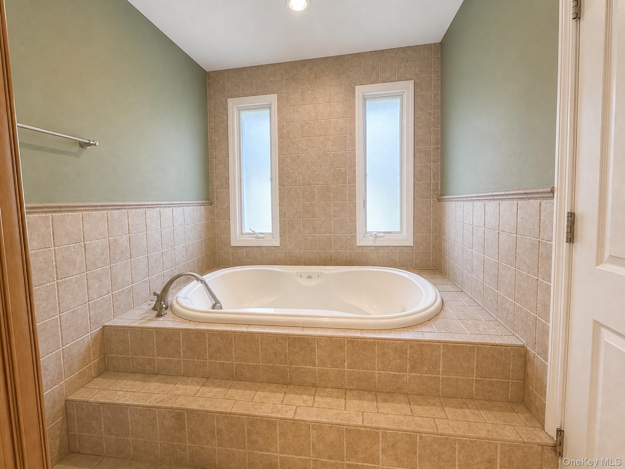 Single Family Cherrywood Drive Suffolk County, NY 11731, MLS-1042804-14