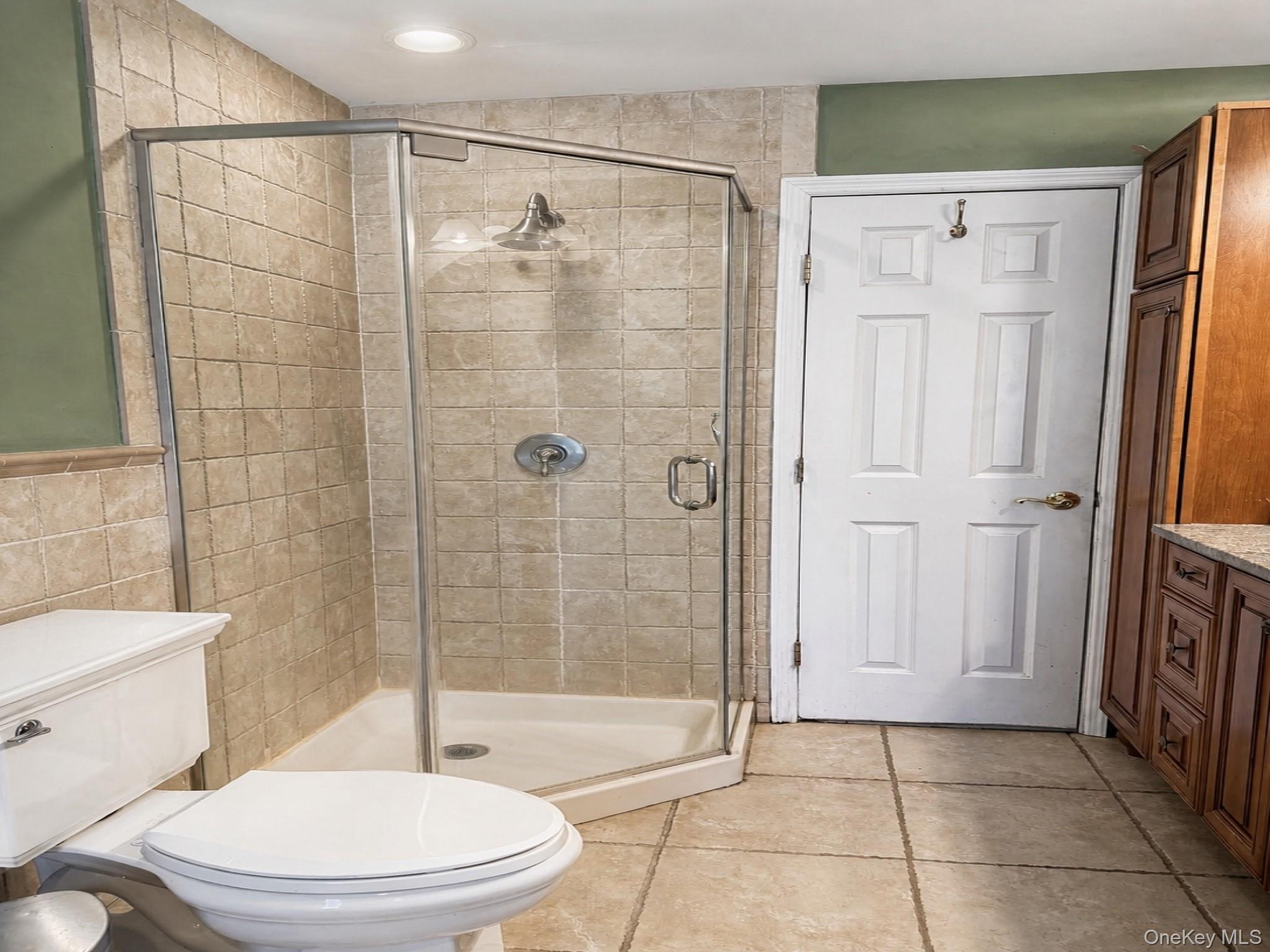 Single Family Cherrywood Drive Suffolk County, NY 11731, MLS-1042804-15