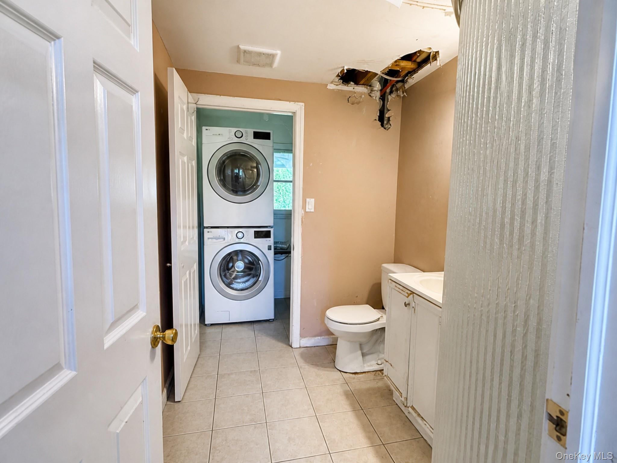 Single Family Cherrywood Drive Suffolk County, NY 11731, MLS-1042804-21
