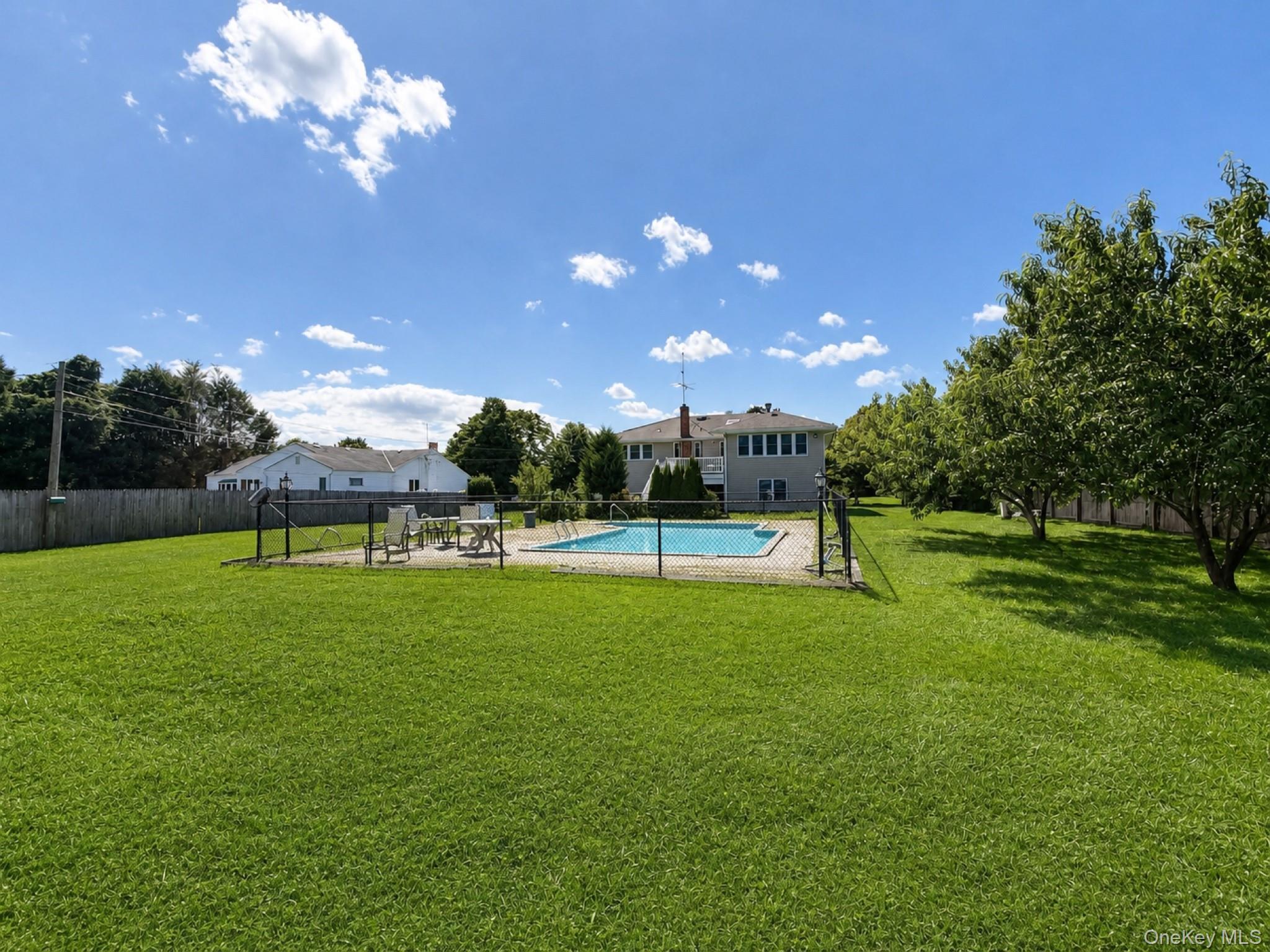 Single Family Cherrywood Drive Suffolk County, NY 11731, MLS-1042804-24