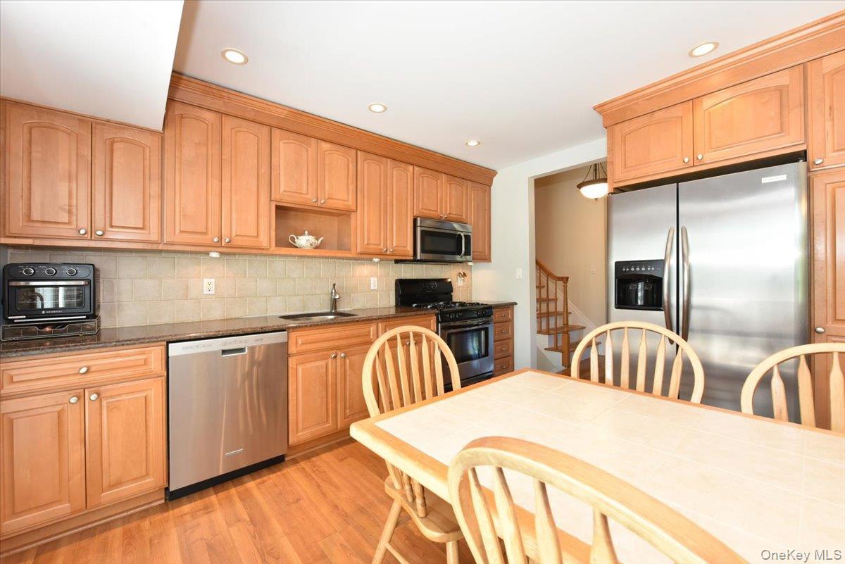 Single Family Glenwood Road Nassau County, NY 11803, MLS-1042827-15