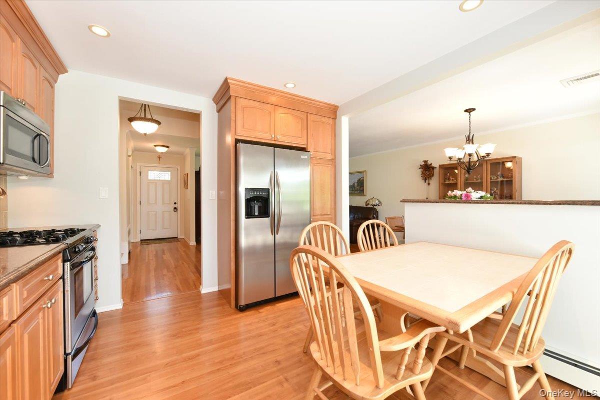 Single Family Glenwood Road Nassau County, NY 11803, MLS-1042827-16
