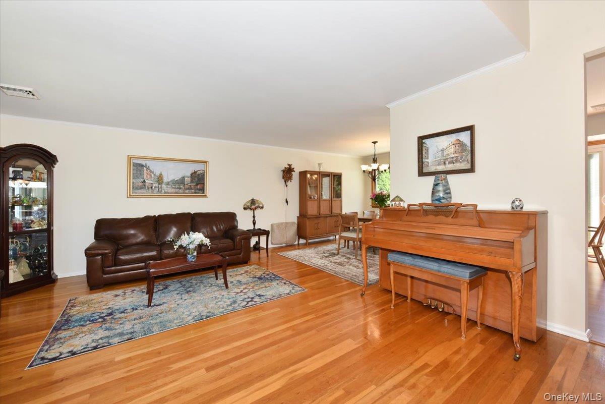 Single Family Glenwood Road Nassau County, NY 11803, MLS-1042827-6