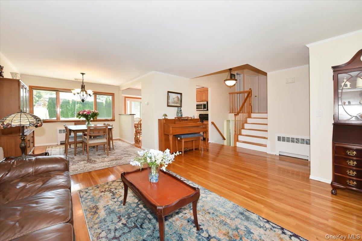 Single Family Glenwood Road Nassau County, NY 11803, MLS-1042827-8