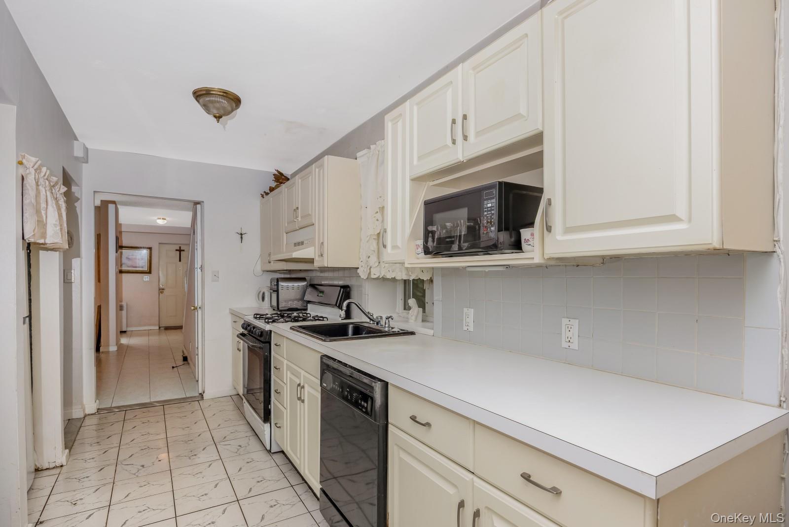 Single Family 62nd Drive  Queens, NY 11379, MLS-1042833-15
