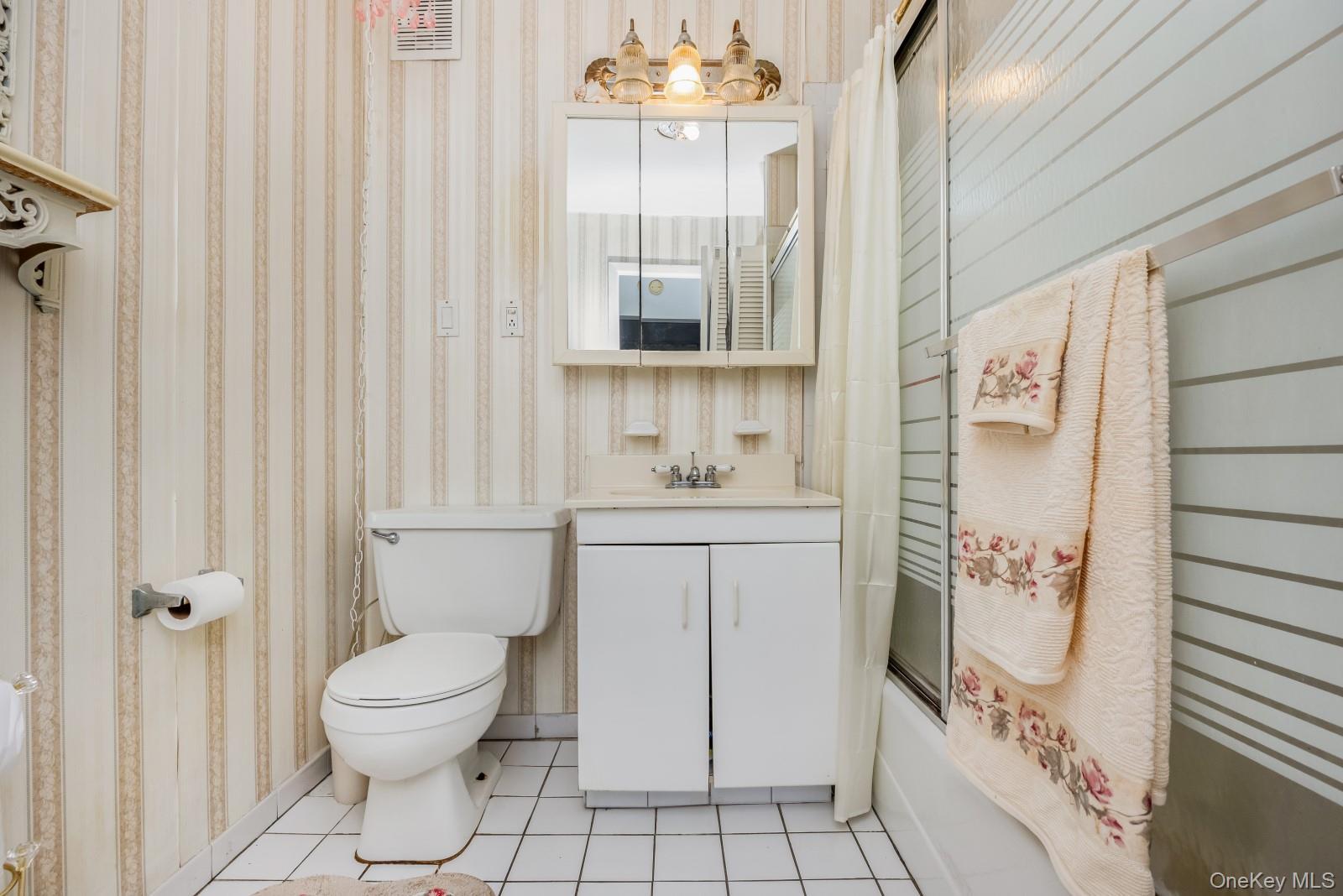 Single Family 62nd Drive  Queens, NY 11379, MLS-1042833-17