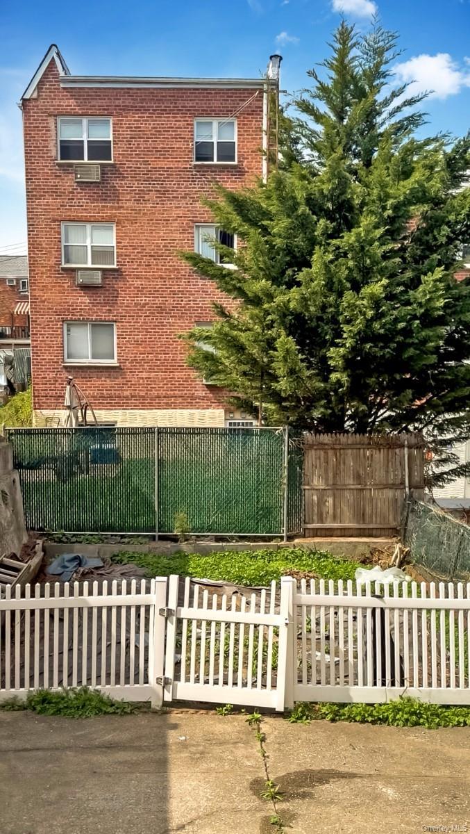 Single Family 62nd Drive  Queens, NY 11379, MLS-1042833-25