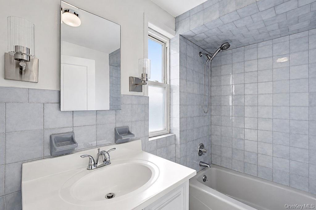 Single Family 159th Avenue  Queens, NY 11414, MLS-1042834-17