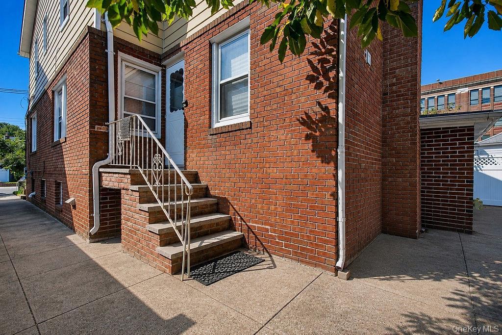 Single Family 159th Avenue  Queens, NY 11414, MLS-1042834-24