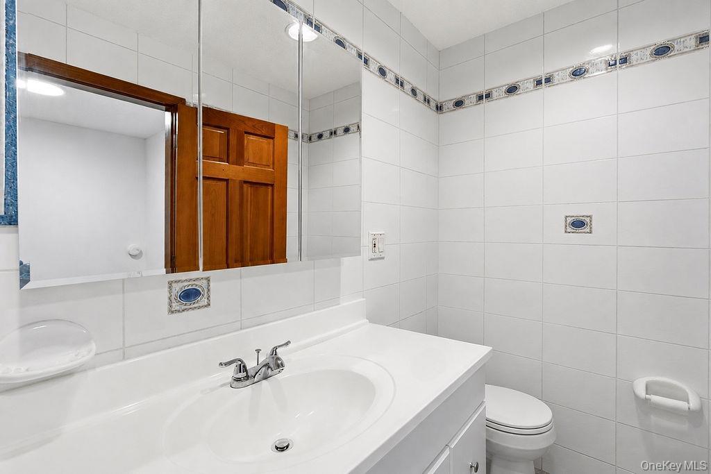 Single Family 159th Avenue  Queens, NY 11414, MLS-1042834-9