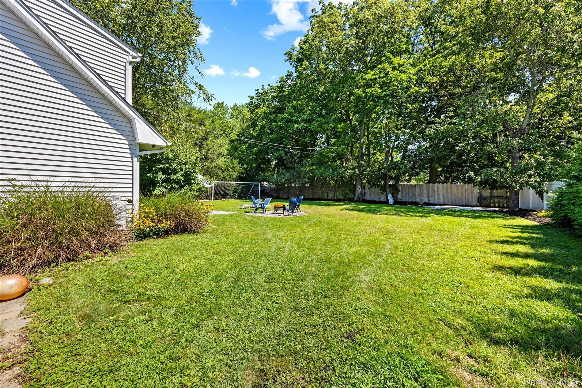 Single Family Charlemagne Drive  Suffolk County, NY 11767, MLS-1042836-27