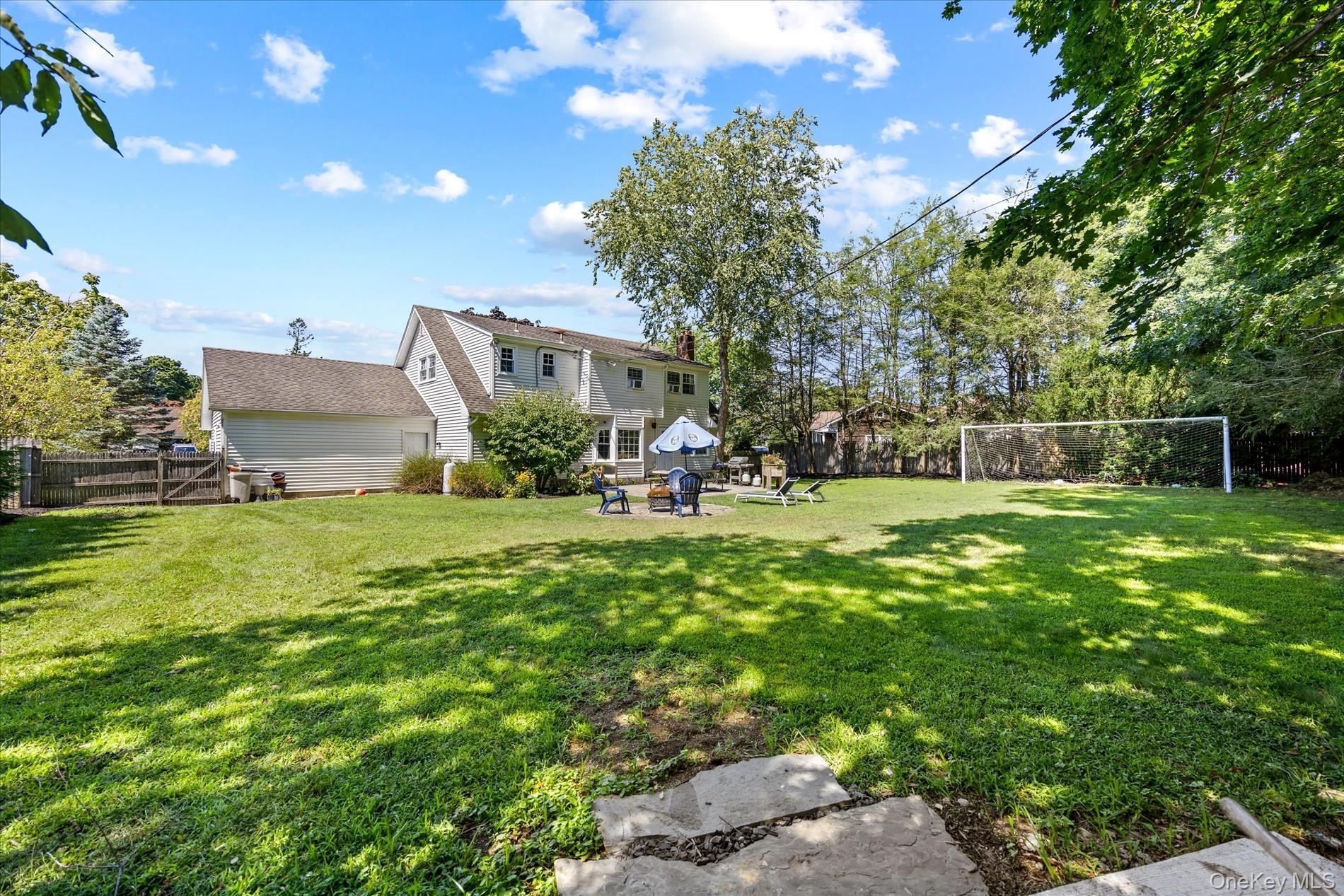 Single Family Charlemagne Drive  Suffolk County, NY 11767, MLS-1042836-28