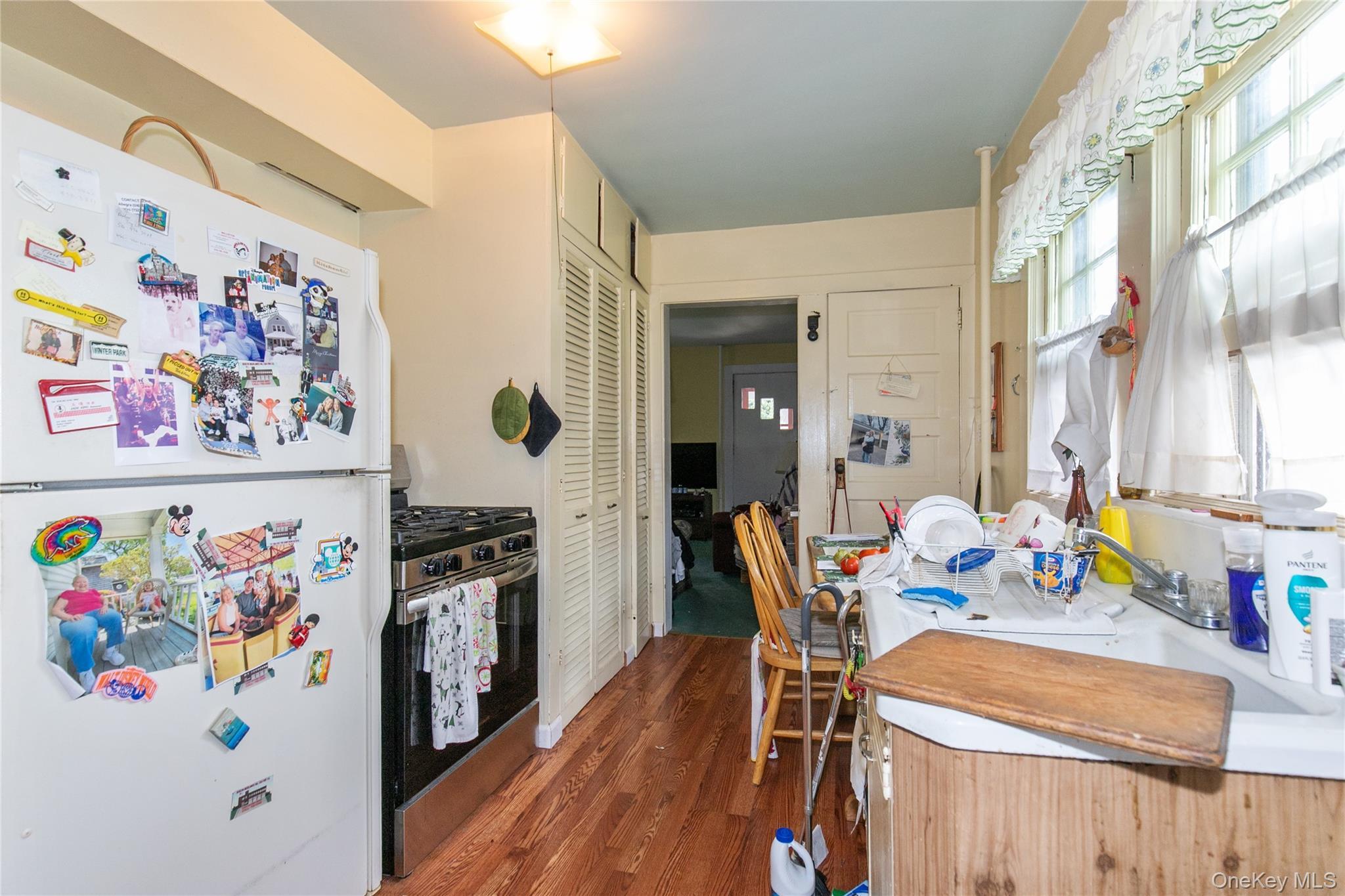 Single Family Saint Marks Place Nassau County, NY 11577, MLS-1042847-7
