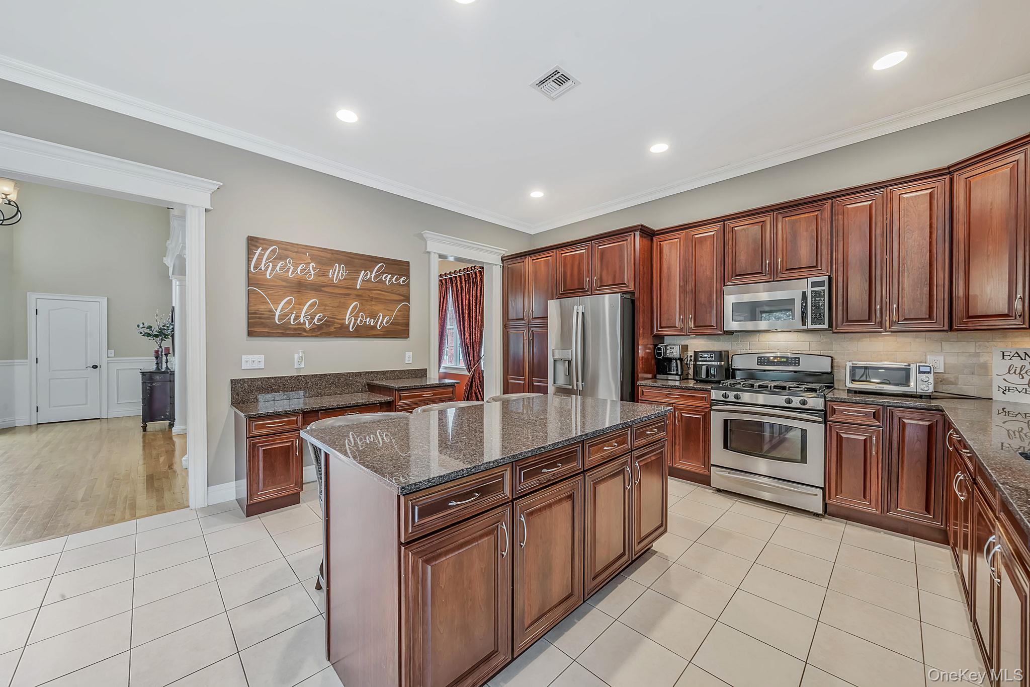 Single Family Independence Way Suffolk County, NY 11764, MLS-1042861-15