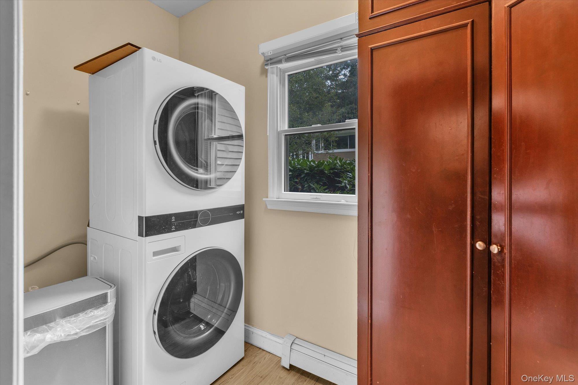 Single Family Pashen Place Suffolk County, NY 11746, MLS-1042863-10