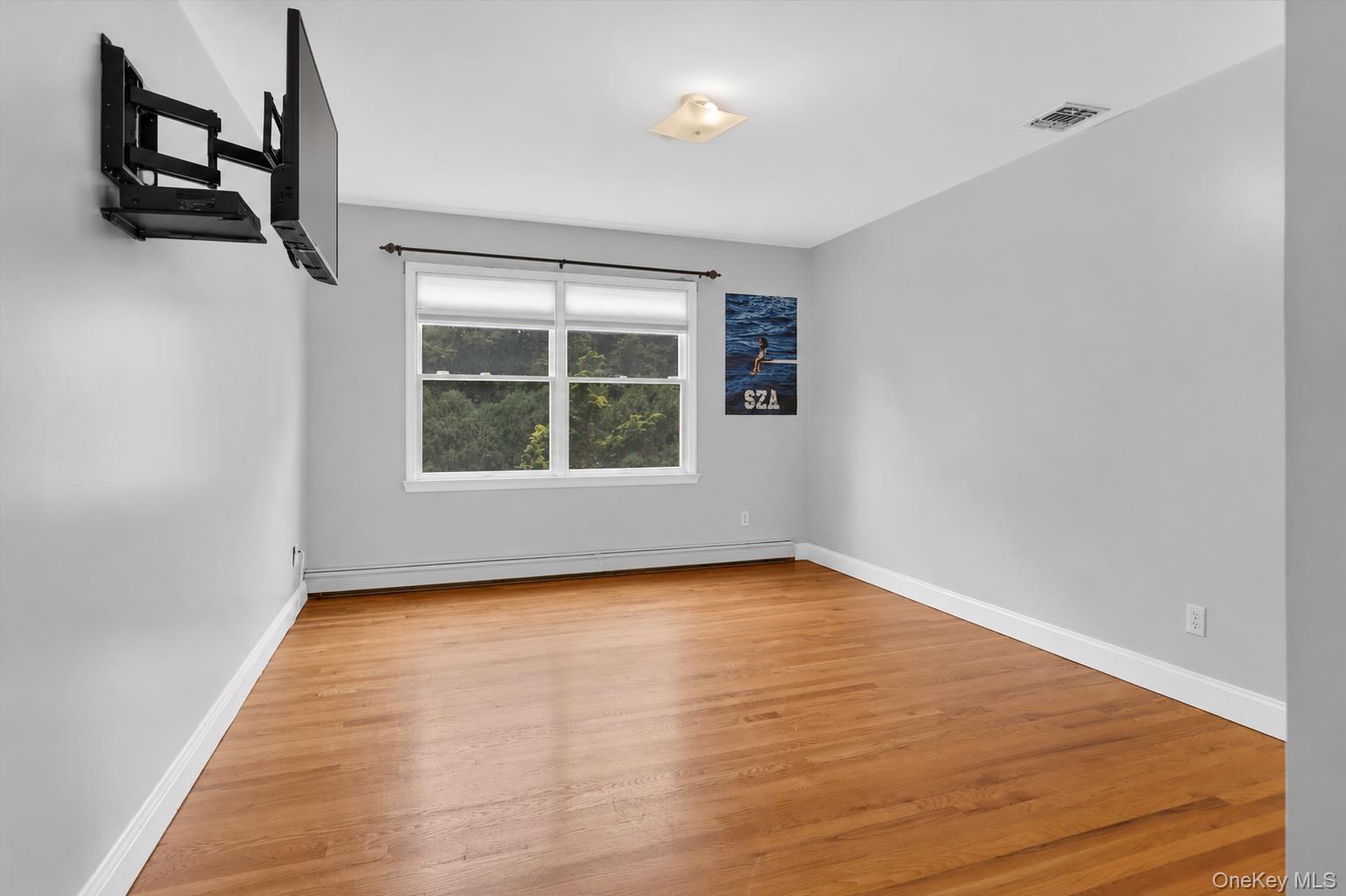 Single Family Pashen Place Suffolk County, NY 11746, MLS-1042863-16