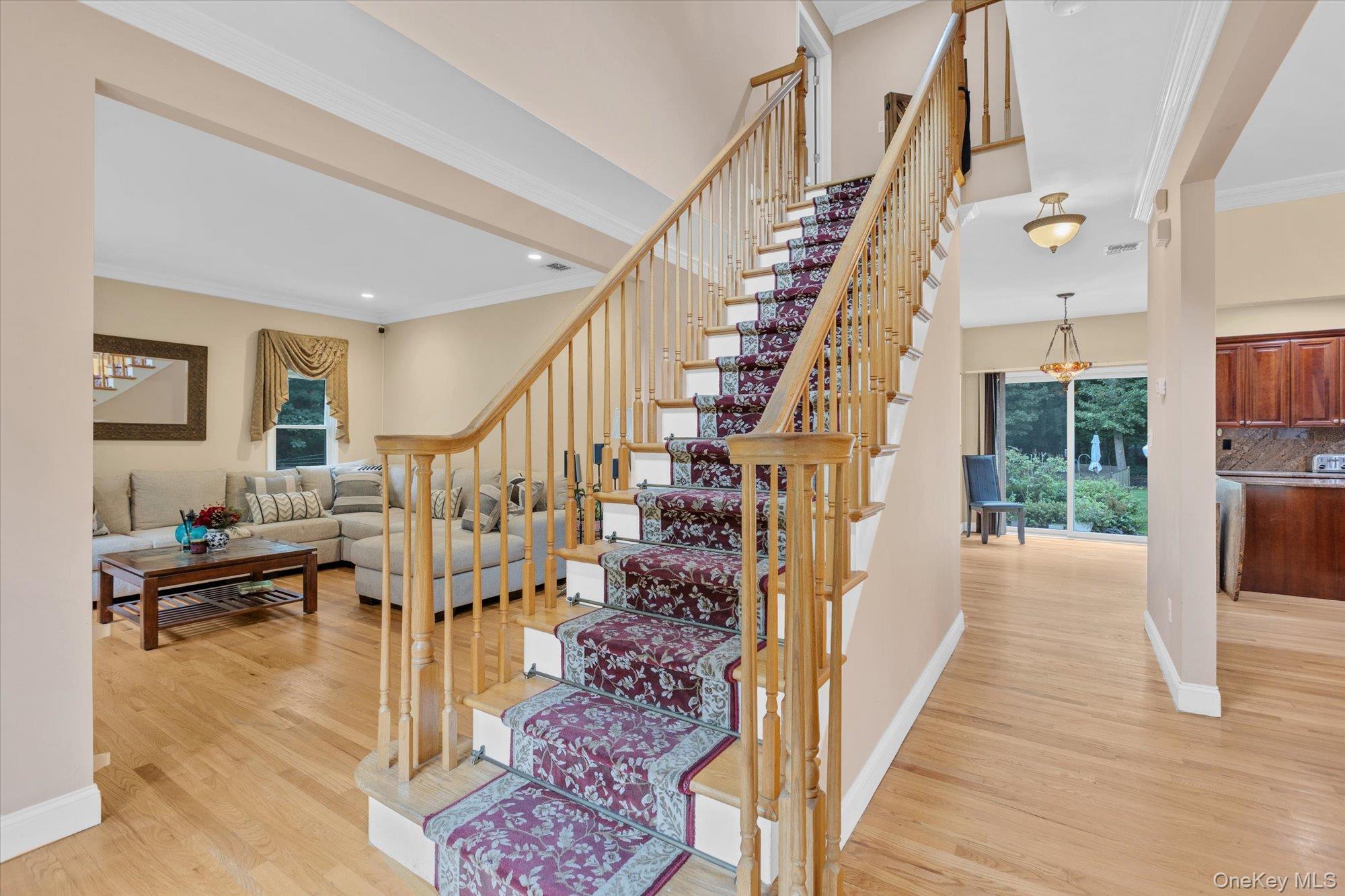 Single Family Pashen Place Suffolk County, NY 11746, MLS-1042863-3