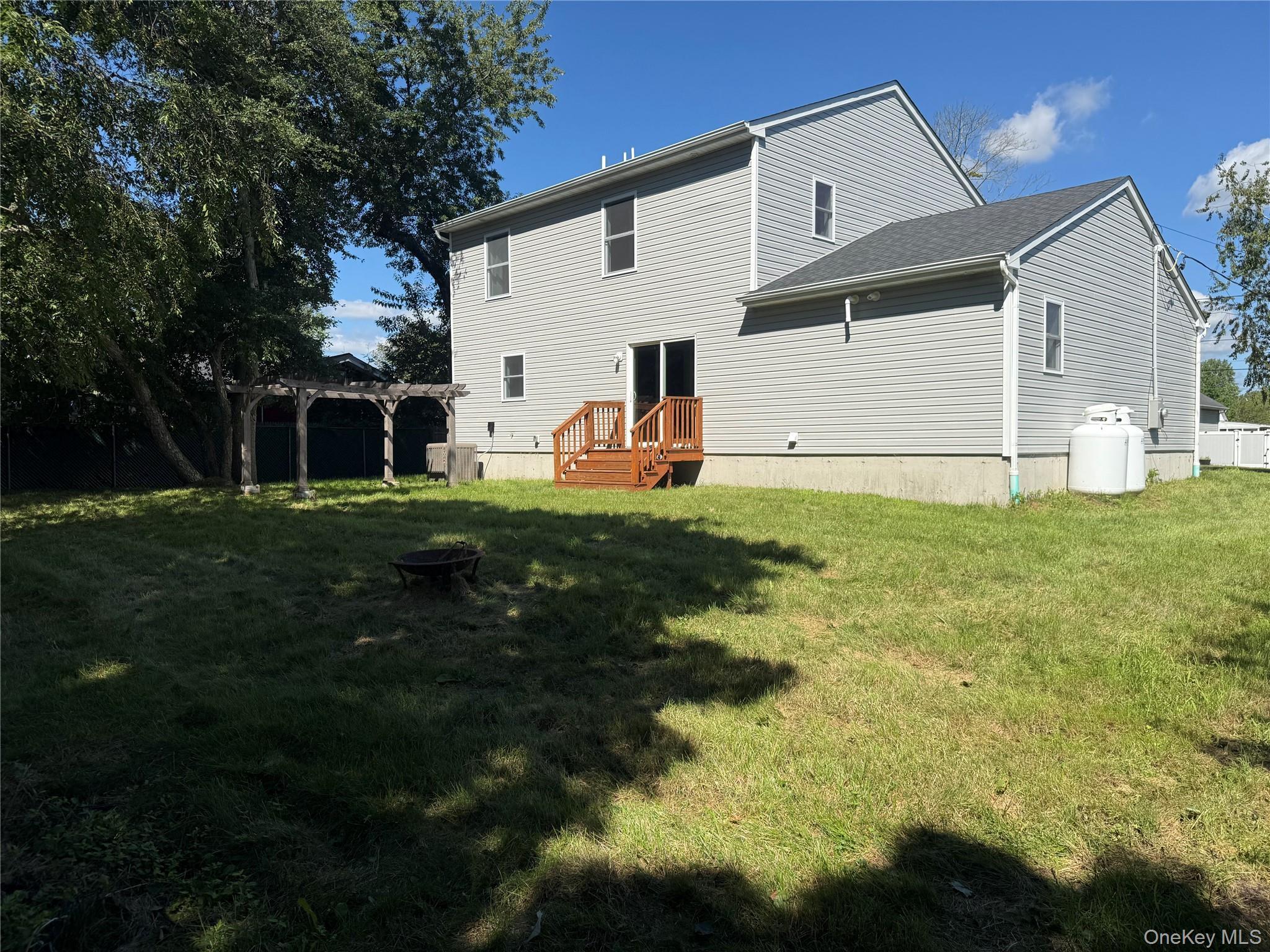 Single Family W Narcissus Road Suffolk County, NY 11951, MLS-1042865-25