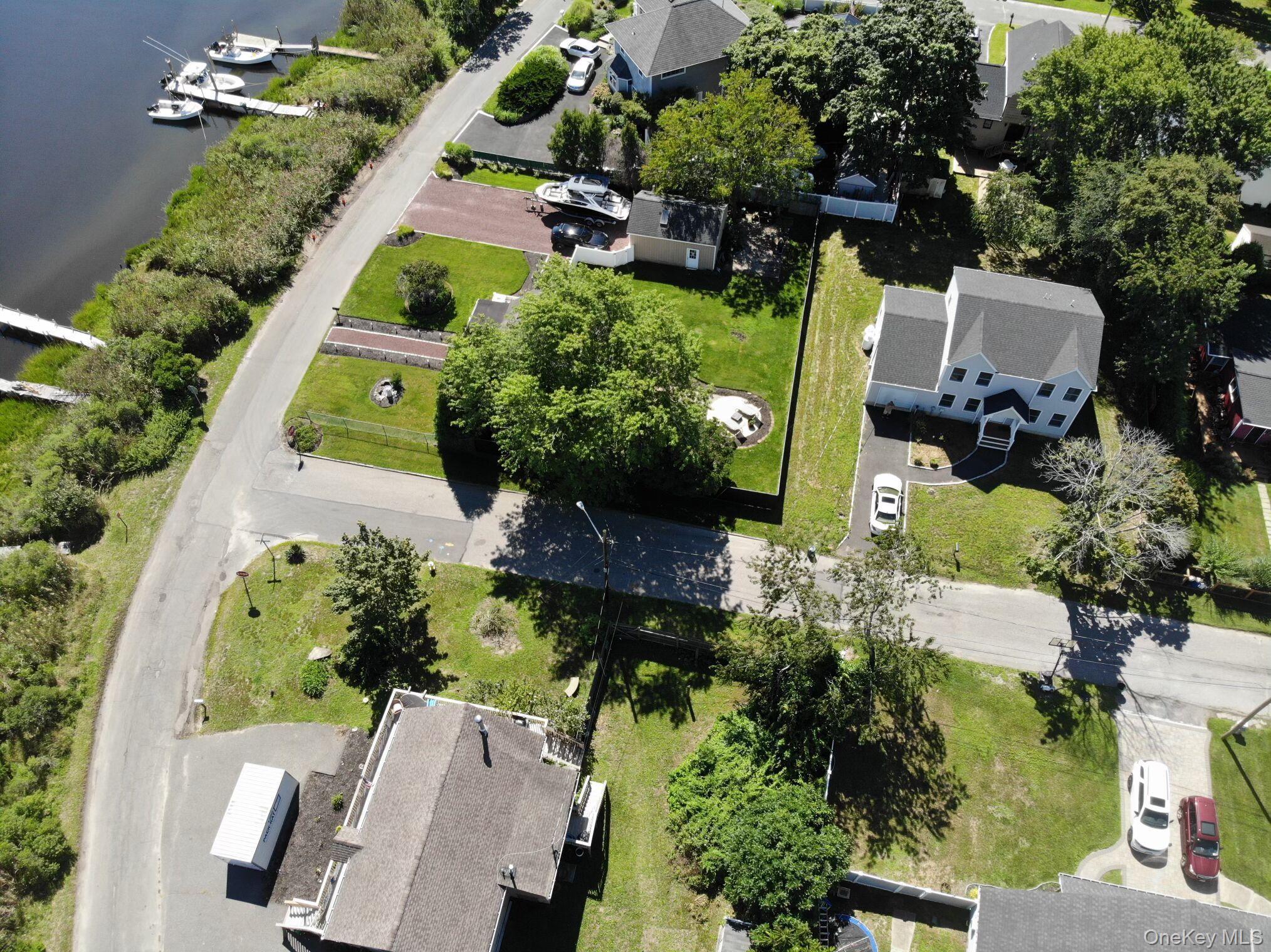 Single Family W Narcissus Road Suffolk County, NY 11951, MLS-1042865-33