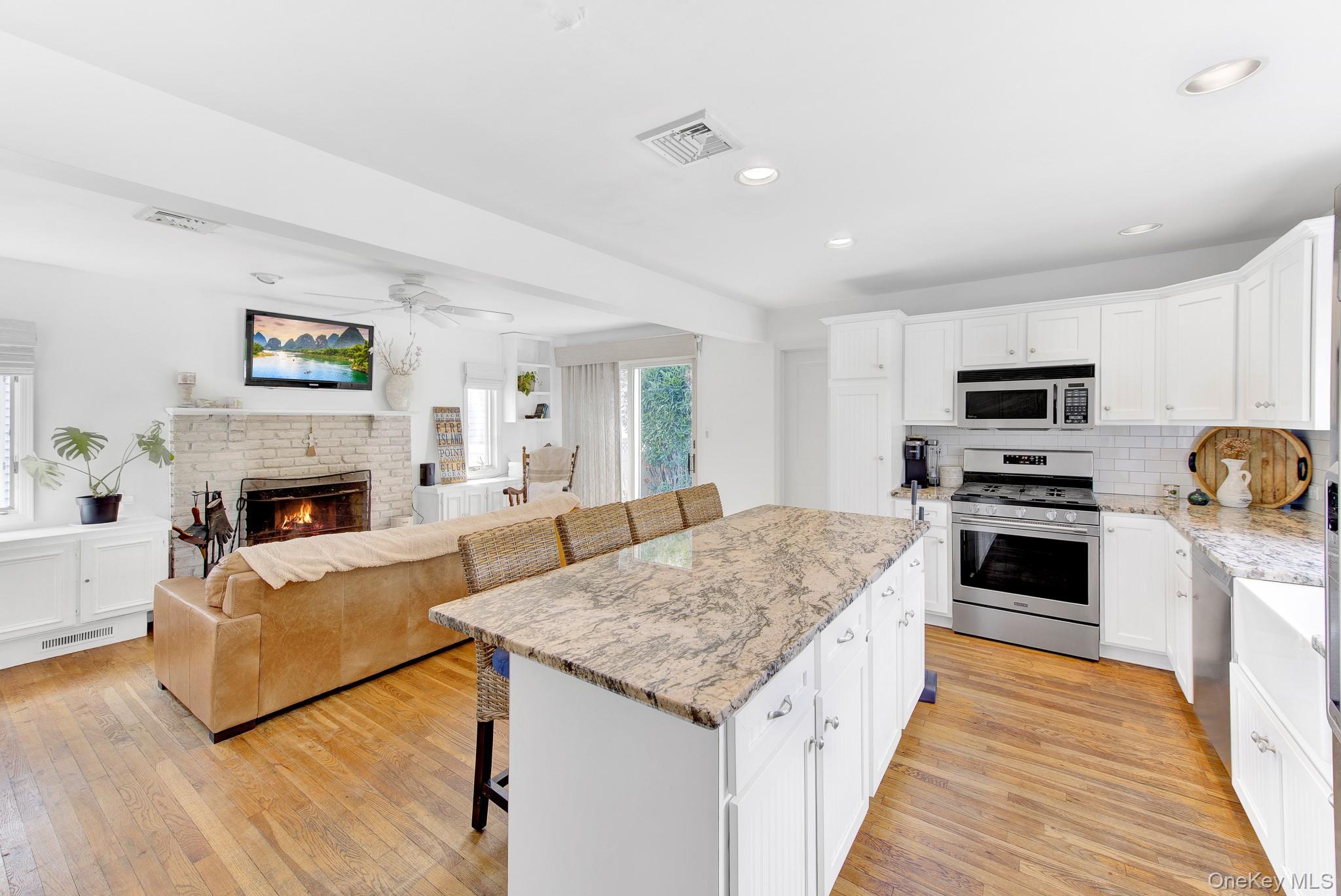Single Family Cedarhurst Avenue  Nassau County, NY 11569, MLS-1042871-12