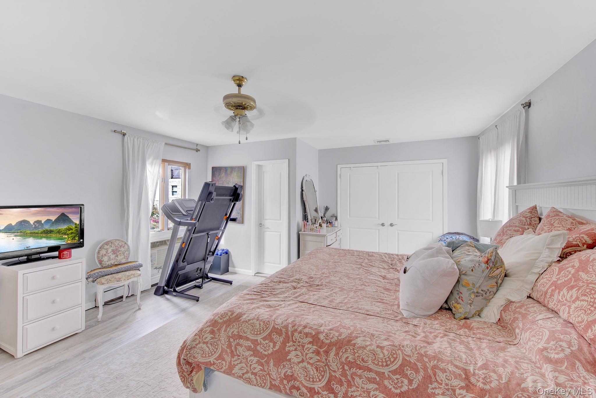 Single Family Cedarhurst Avenue  Nassau County, NY 11569, MLS-1042871-16