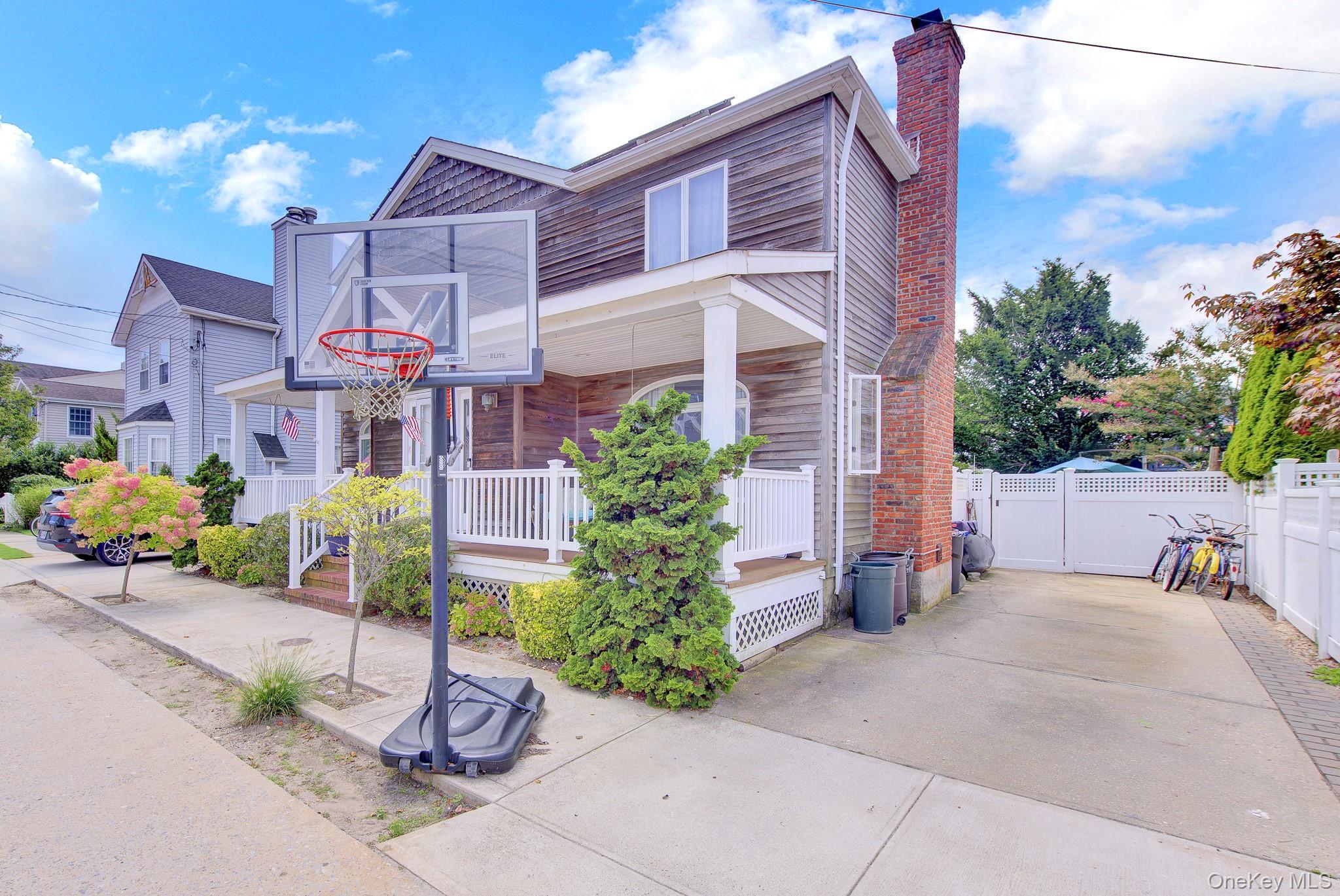 Single Family Cedarhurst Avenue  Nassau County, NY 11569, MLS-1042871-3