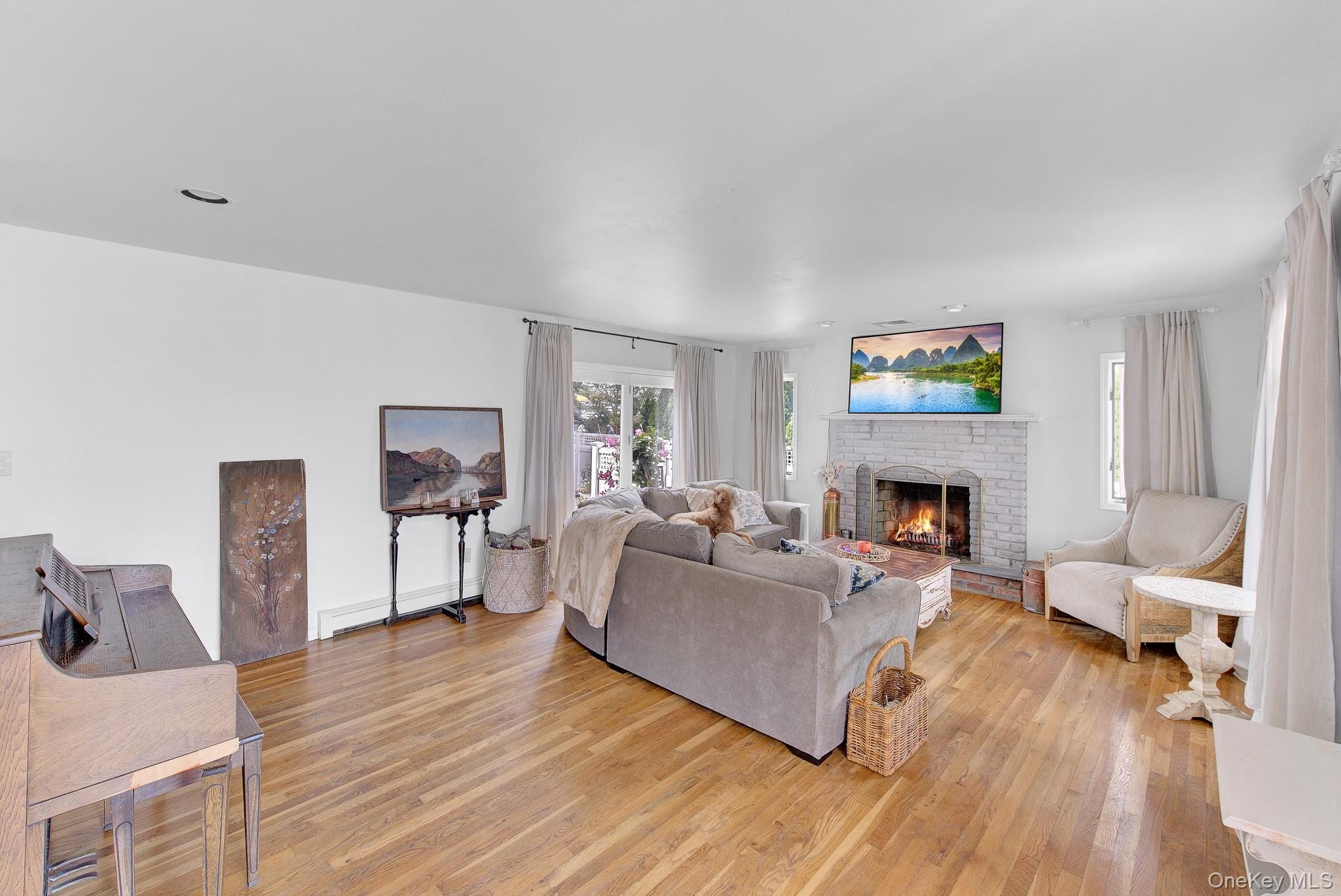 Single Family Cedarhurst Avenue  Nassau County, NY 11569, MLS-1042871-4