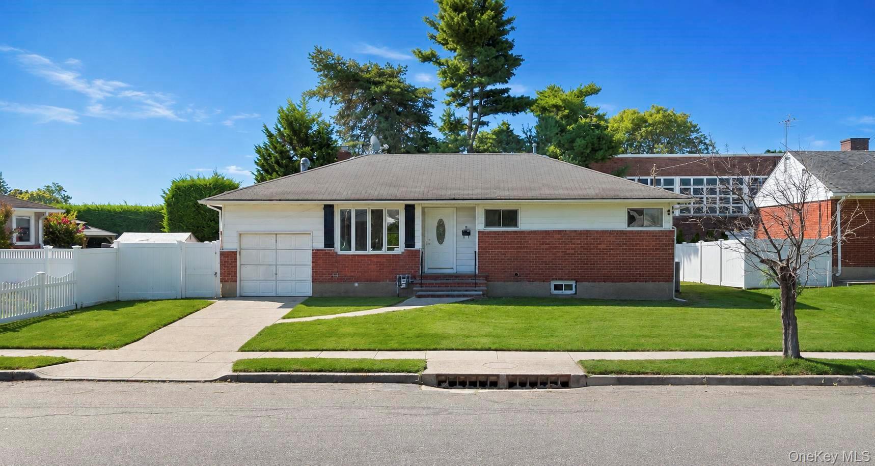 Single Family 6th Street Nassau County, NY 11801, MLS-1042884-18