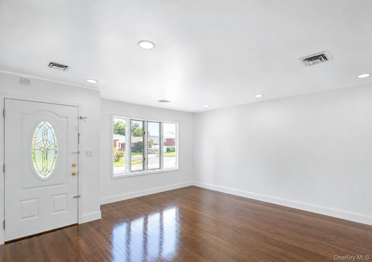 Single Family 6th Street Nassau County, NY 11801, MLS-1042884-4