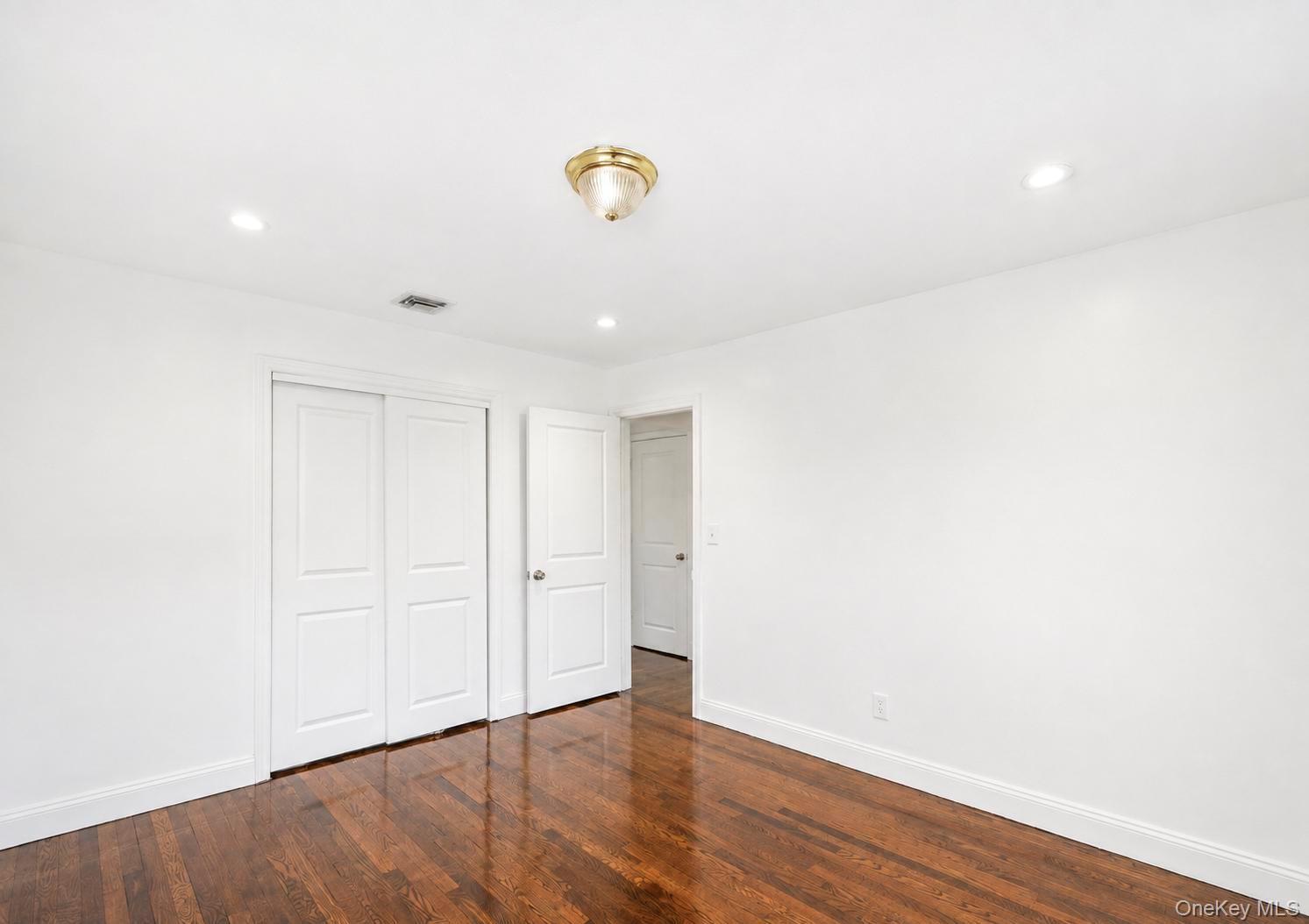 Single Family 6th Street Nassau County, NY 11801, MLS-1042884-8