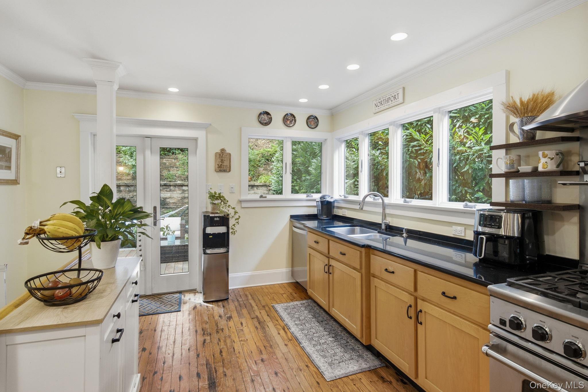 Single Family Norwood Avenue Suffolk County, NY 11768, MLS-1042888-21