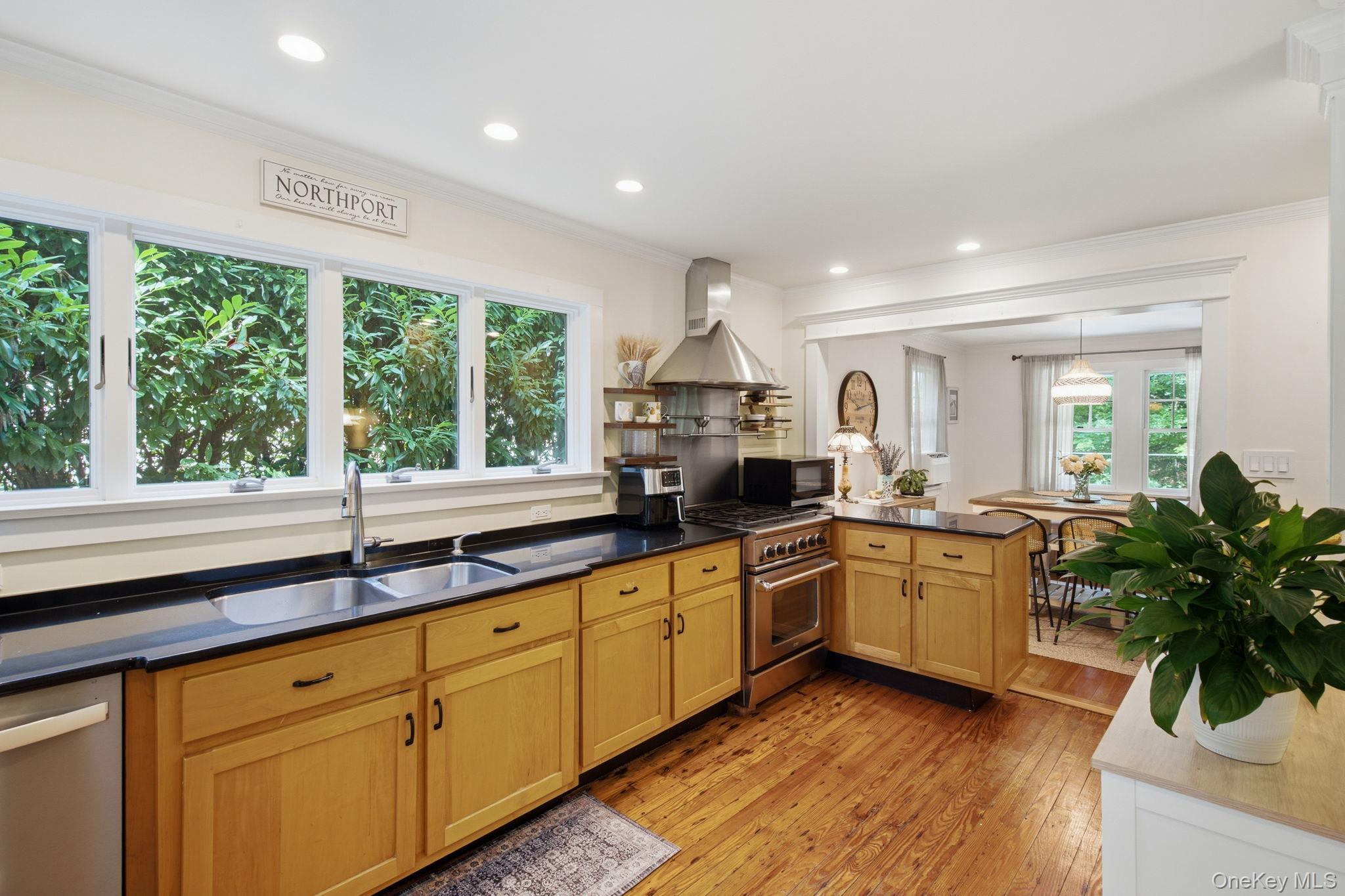 Single Family Norwood Avenue Suffolk County, NY 11768, MLS-1042888-23
