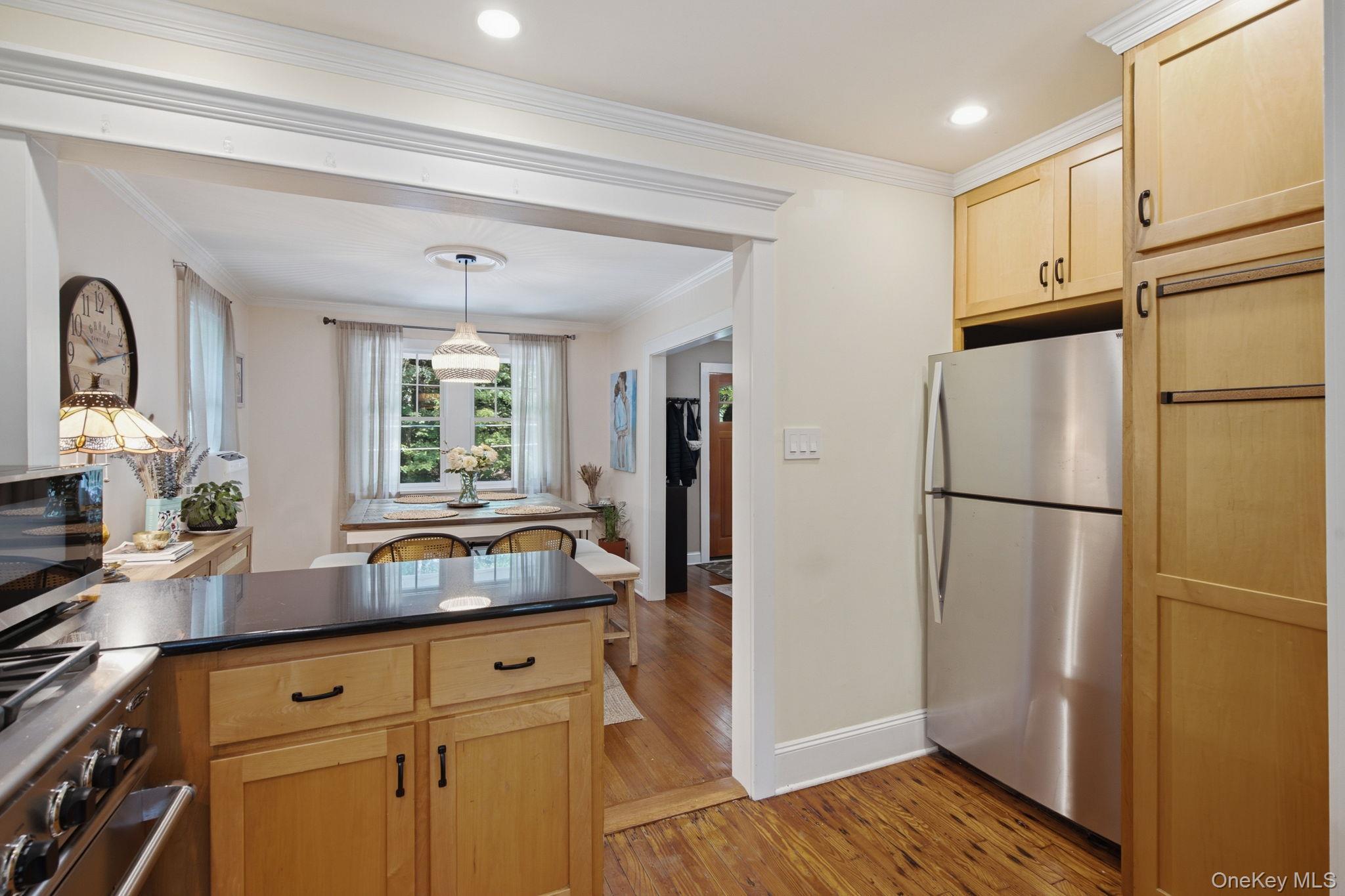 Single Family Norwood Avenue Suffolk County, NY 11768, MLS-1042888-24