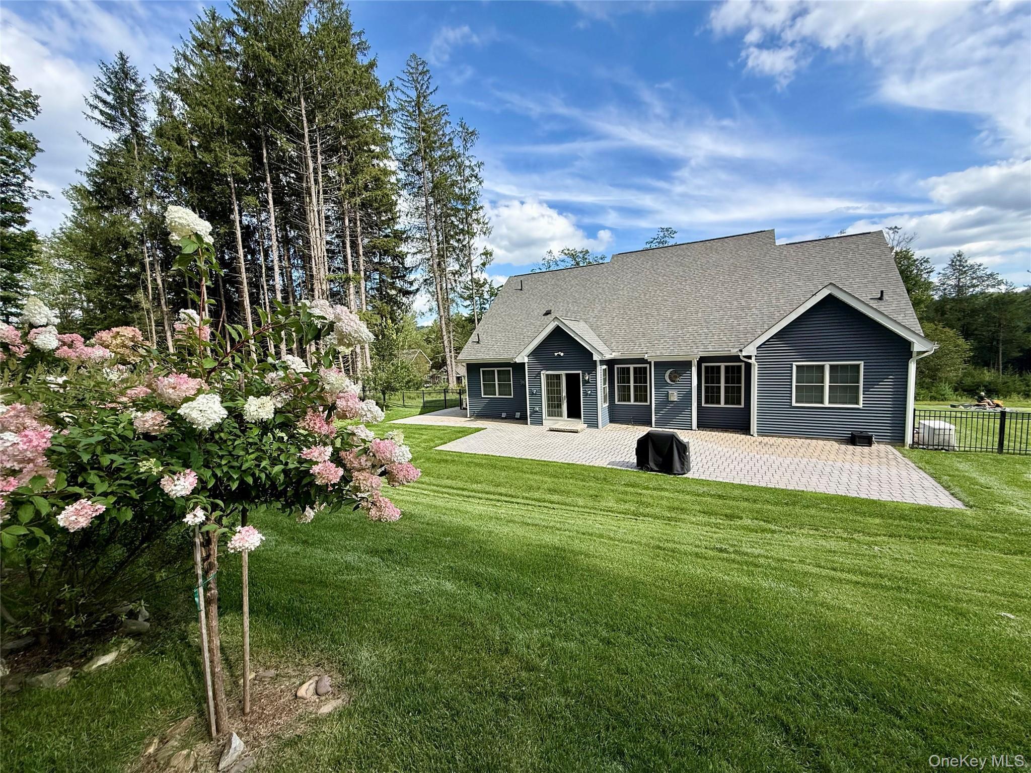 Single Family Lexington Lane Out Of Area, NY 18610, MLS-1042892-15