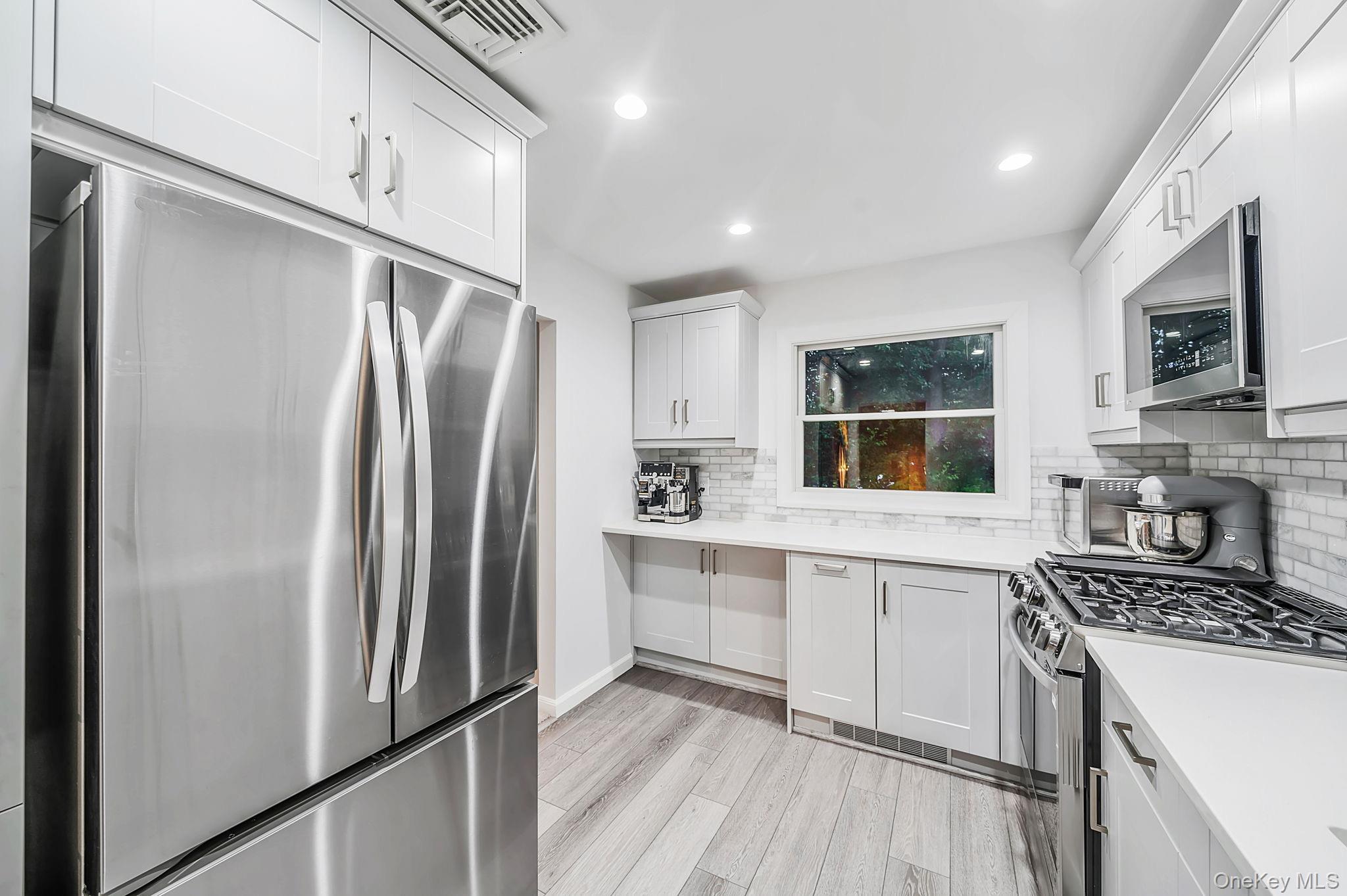 Single Family Hawkins Road Suffolk County, NY 11784, MLS-1042902-5