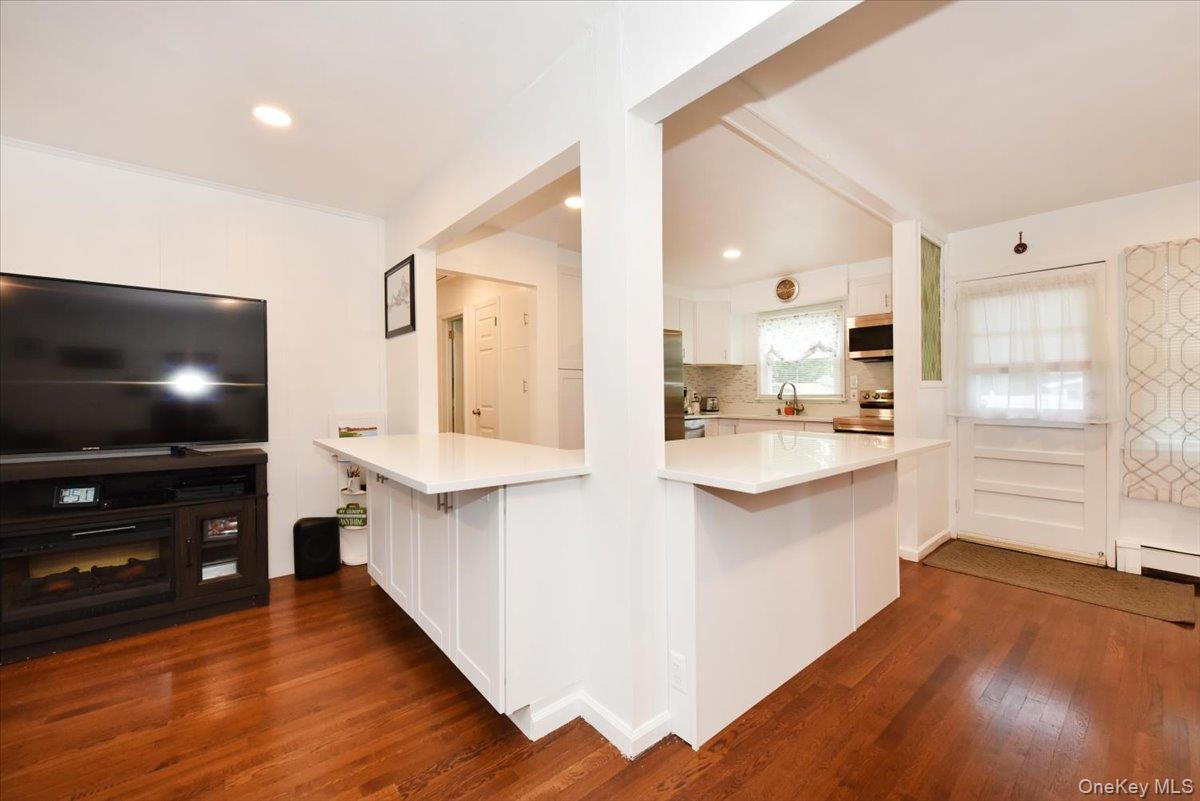Single Family Jenkins Avenue  Suffolk County, NY 11703, MLS-1042906-12