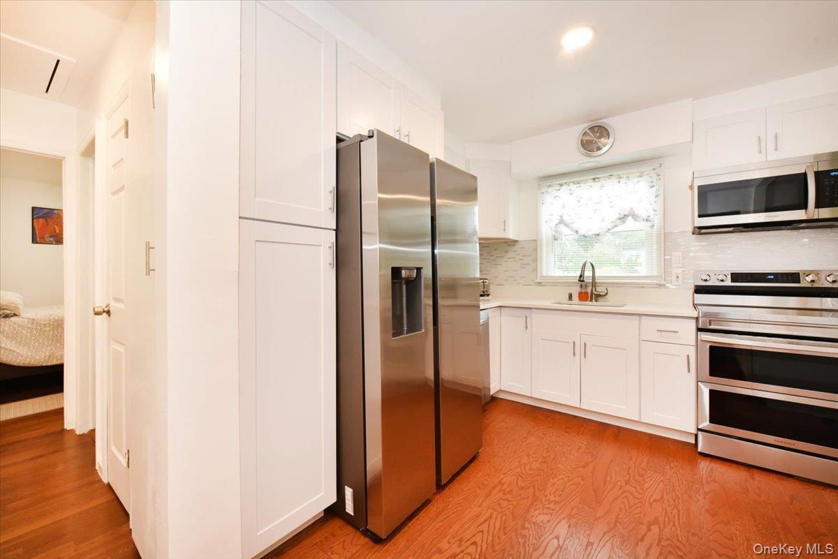 Single Family Jenkins Avenue  Suffolk County, NY 11703, MLS-1042906-15