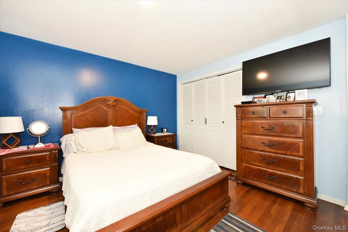 Single Family Jenkins Avenue  Suffolk County, NY 11703, MLS-1042906-17